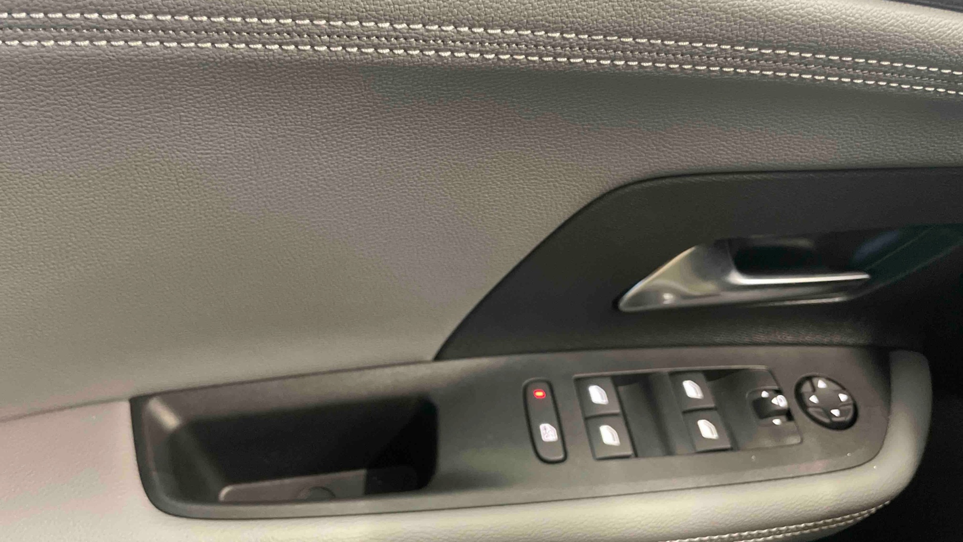 Photo 14 du véhicule OPEL MOKKA