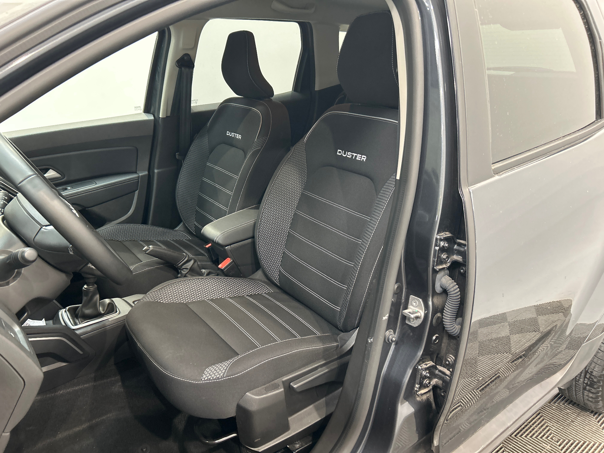 Photo 9 du véhicule DACIA DUSTER