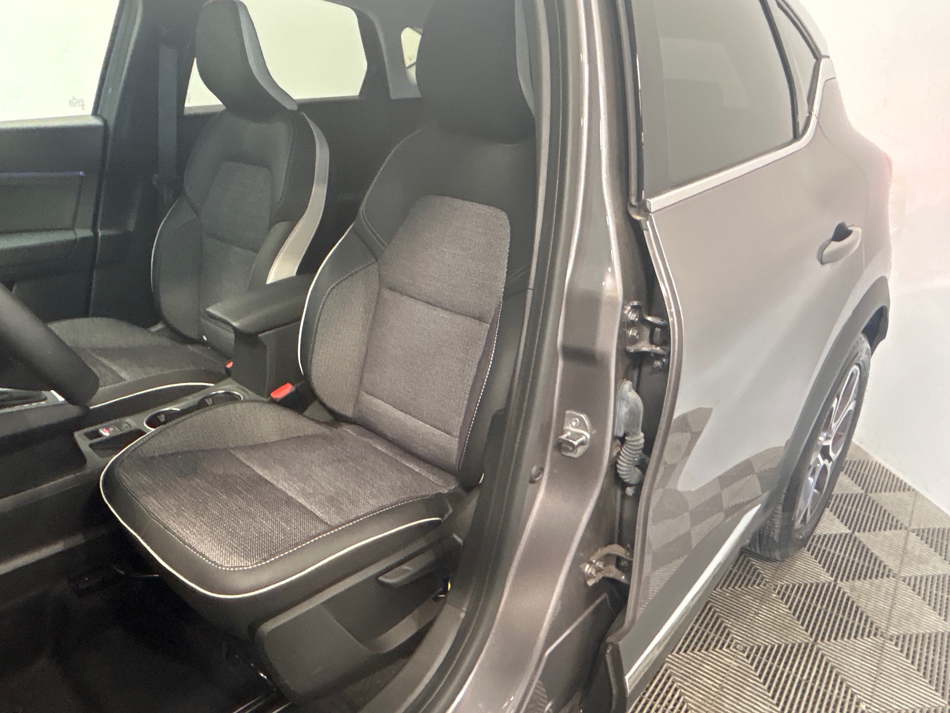 Photo 9 du véhicule RENAULT CAPTUR