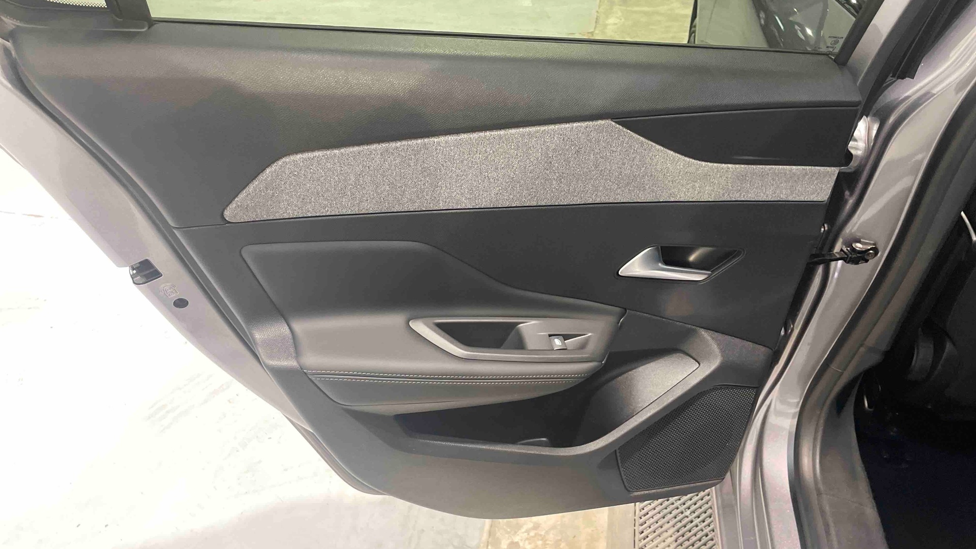 Photo 31 du véhicule PEUGEOT 308