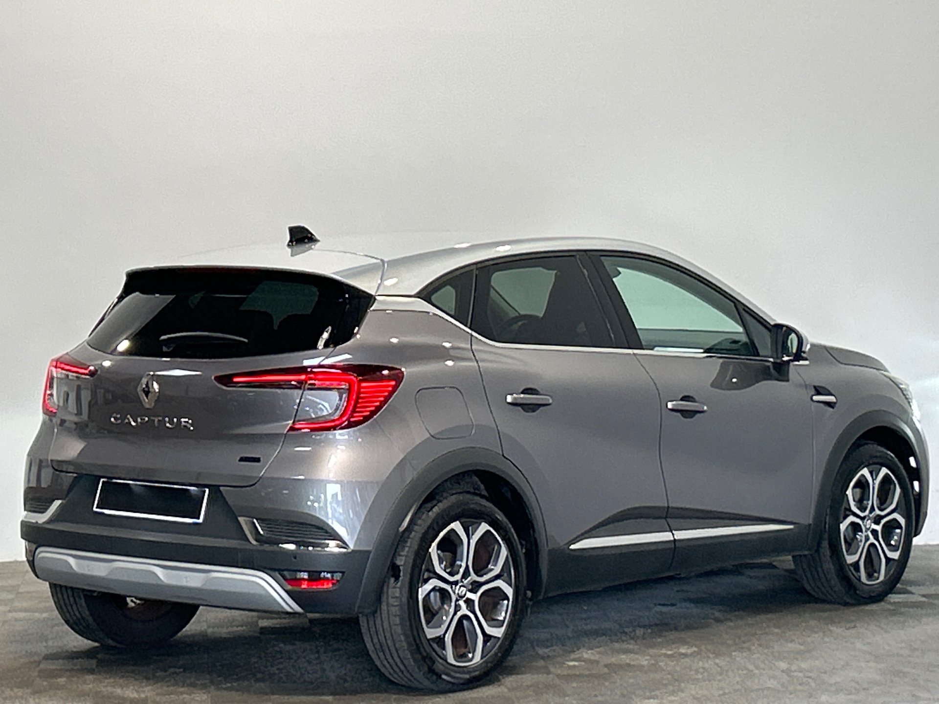 Photo 3 du véhicule RENAULT CAPTUR