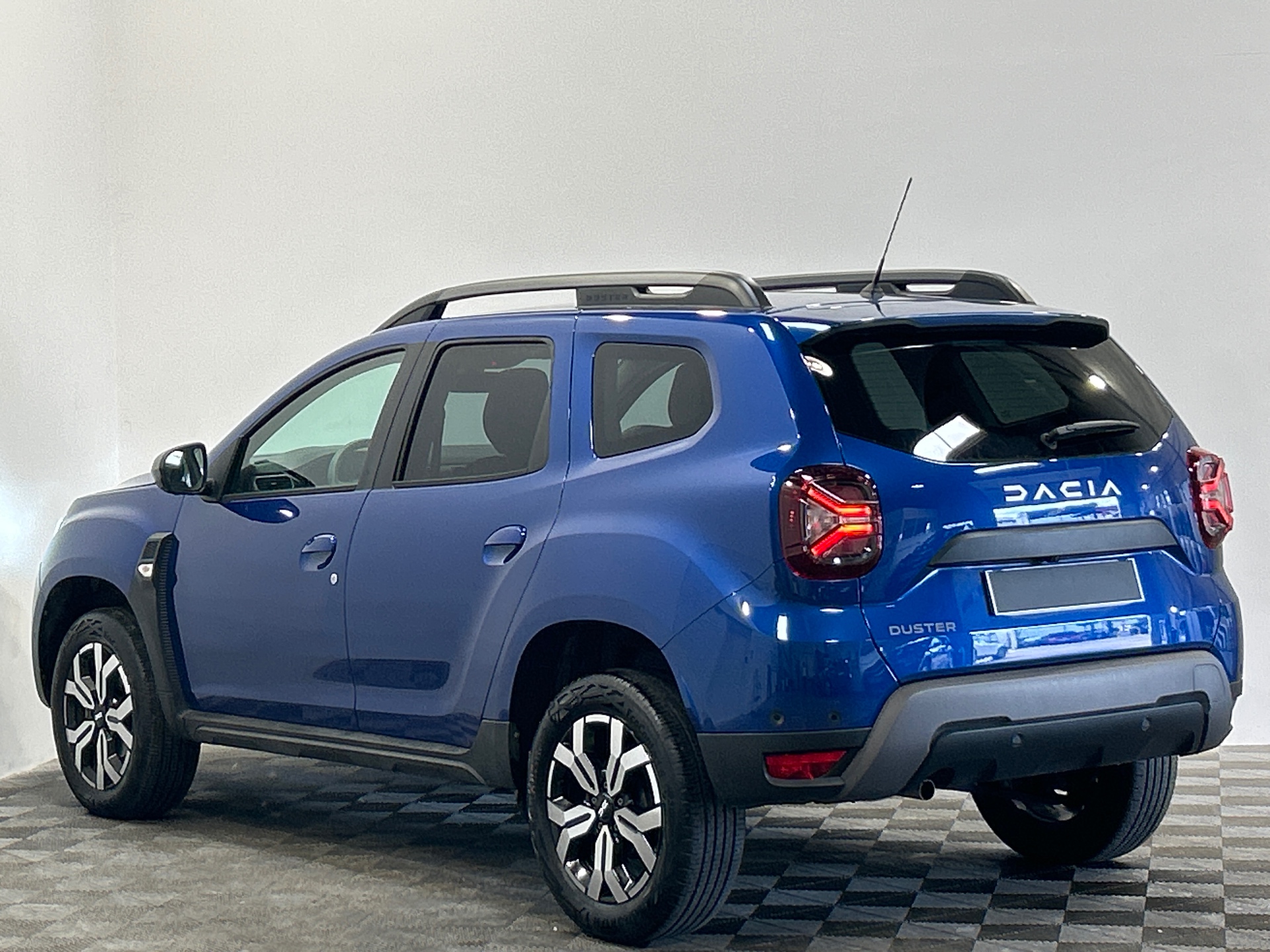 Photo 4 du véhicule DACIA DUSTER