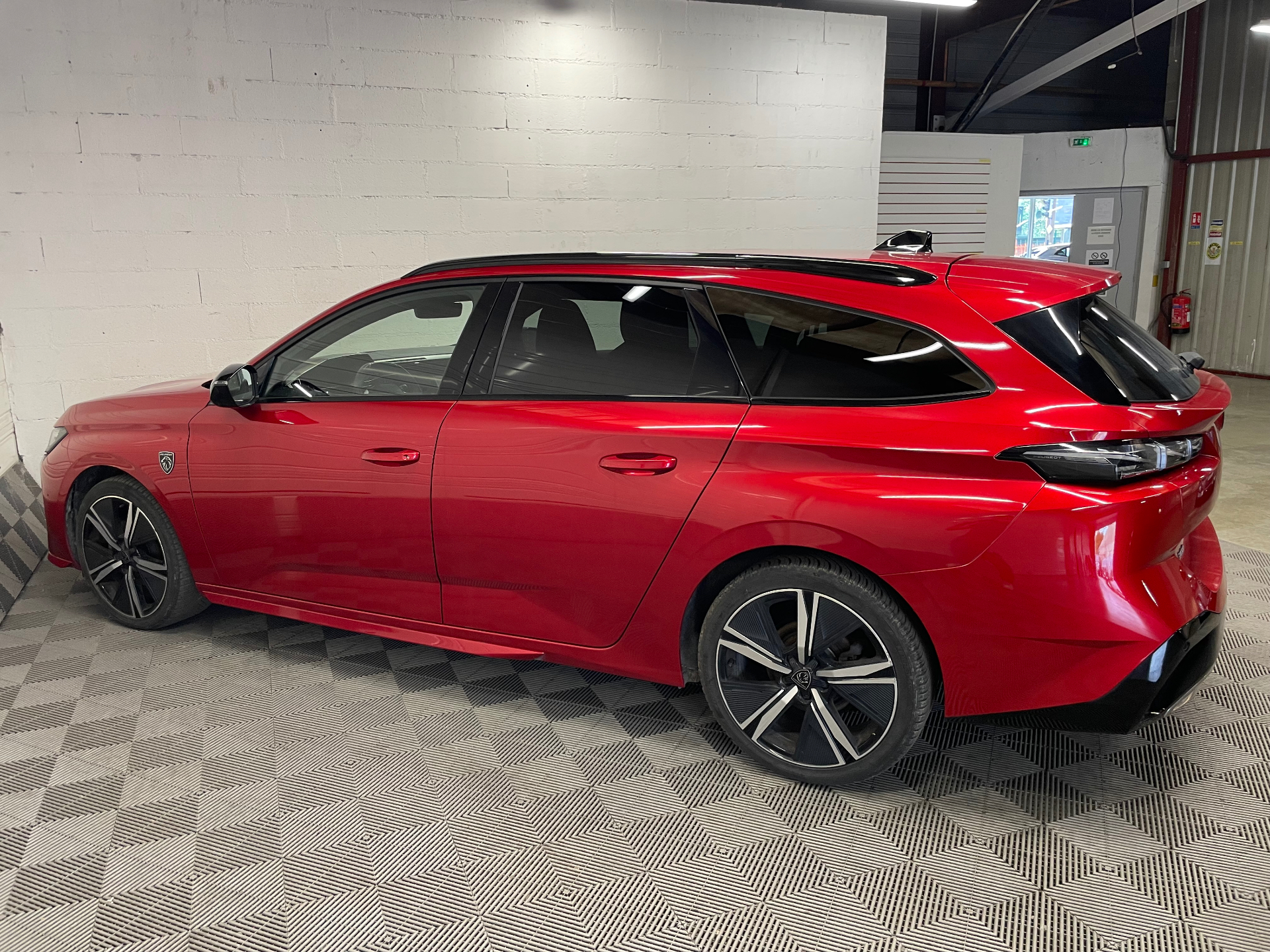Photo 8 du véhicule PEUGEOT 308 SW