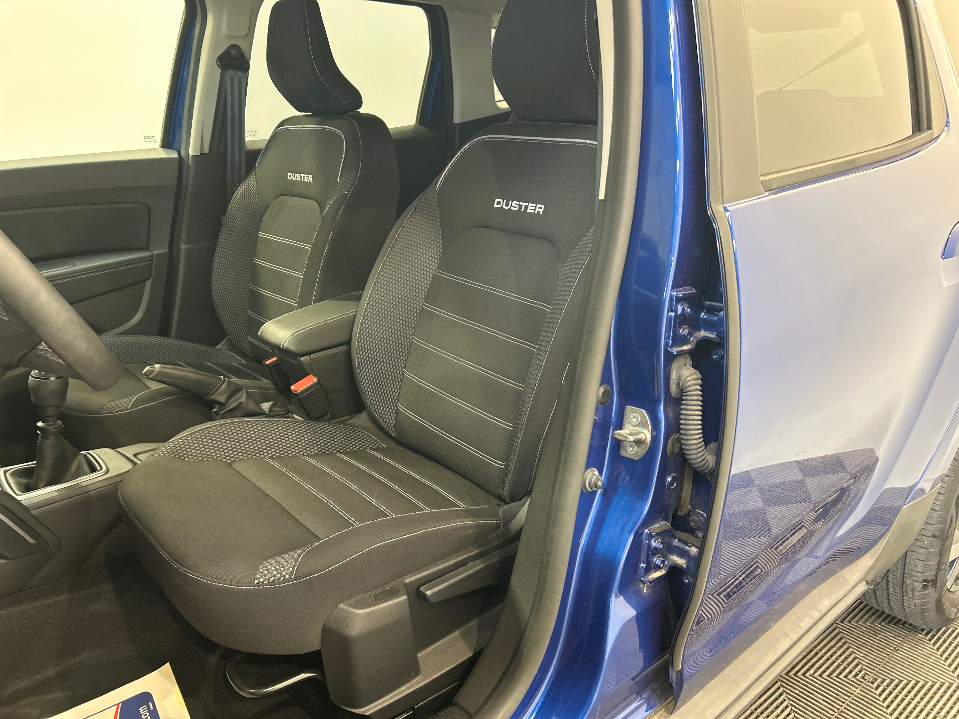 Photo 9 du véhicule DACIA DUSTER