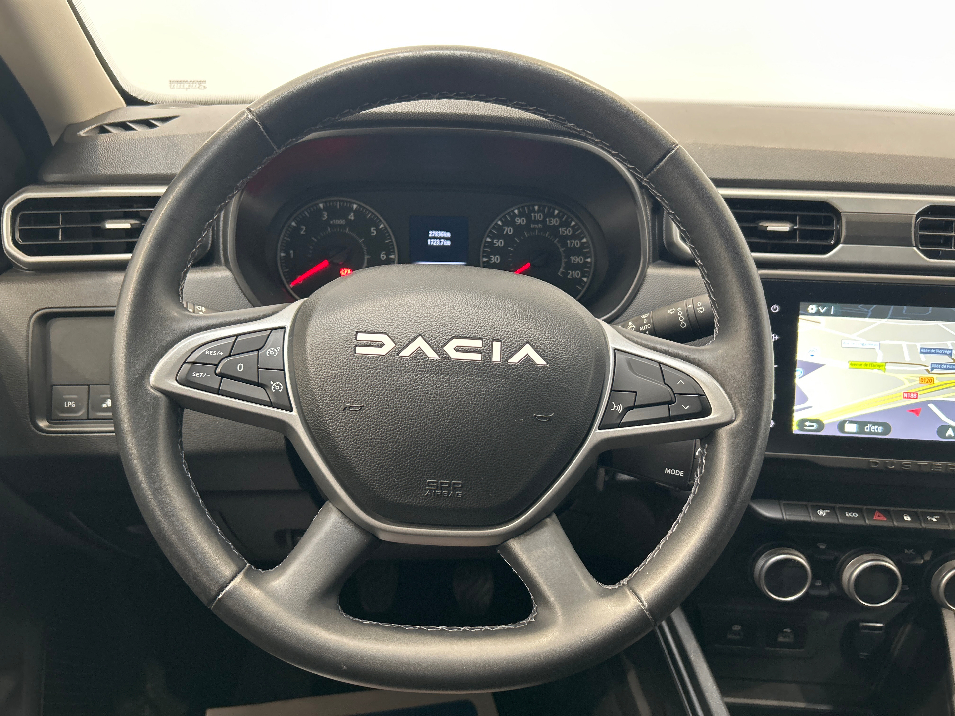 Photo 11 du véhicule DACIA DUSTER