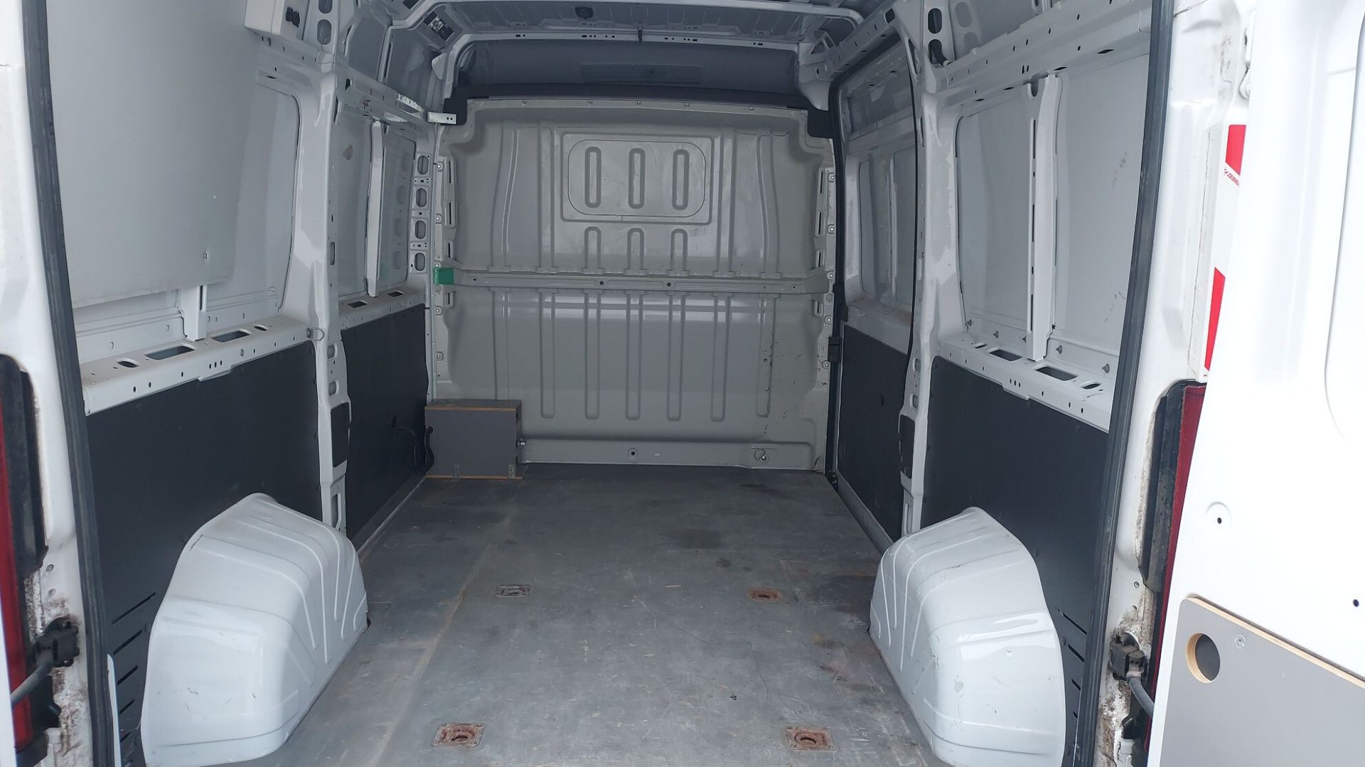 PEUGEOT BOXER TOLE 335 L2H2 BLUEHDI 120 S&S PREMIUM, photo 7