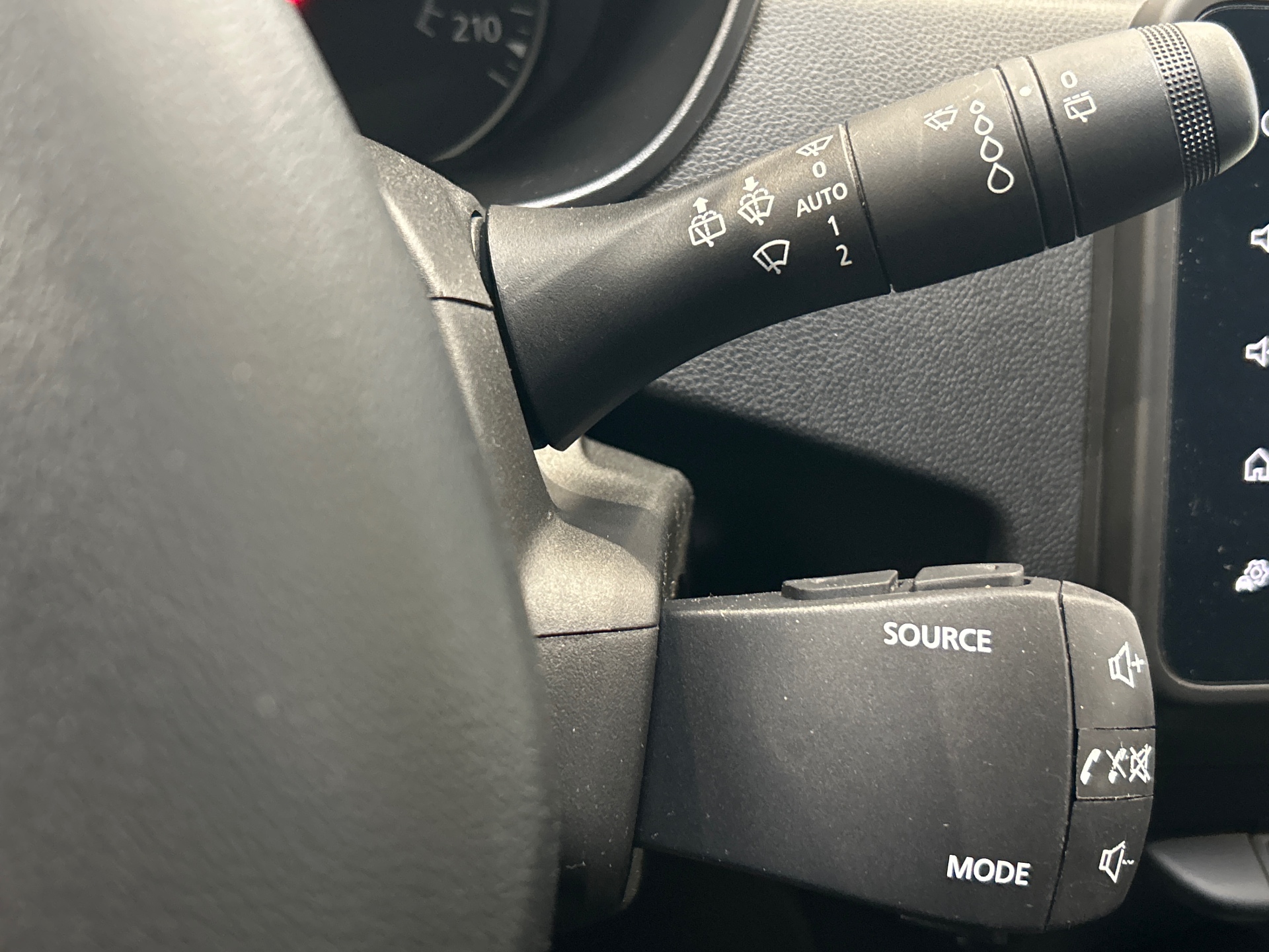 Photo 26 du véhicule DACIA DUSTER