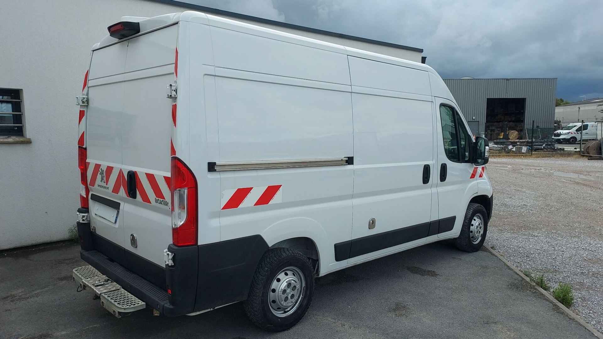 PEUGEOT BOXER TOLE 335 L2H2 BLUEHDI 120 S&S PREMIUM, photo 2