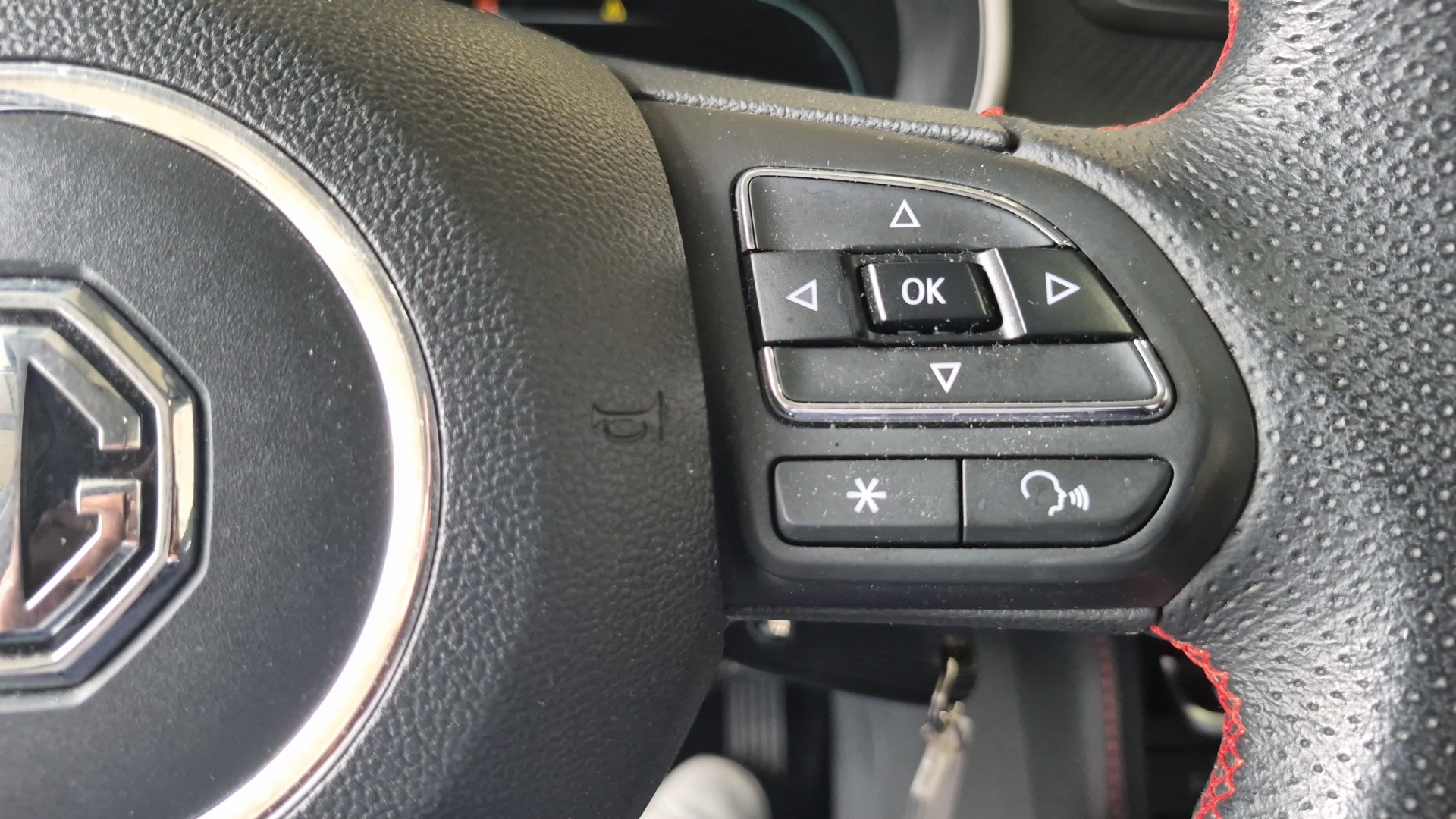 Photo 17 du véhicule MG ZS