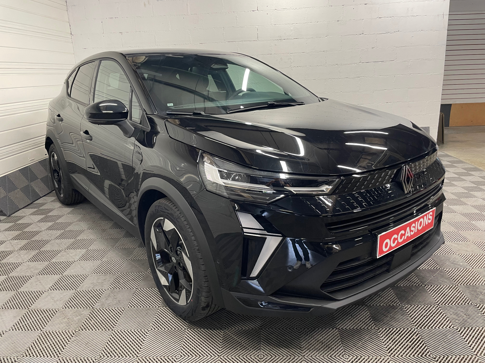 Photo 3 du véhicule RENAULT CAPTUR