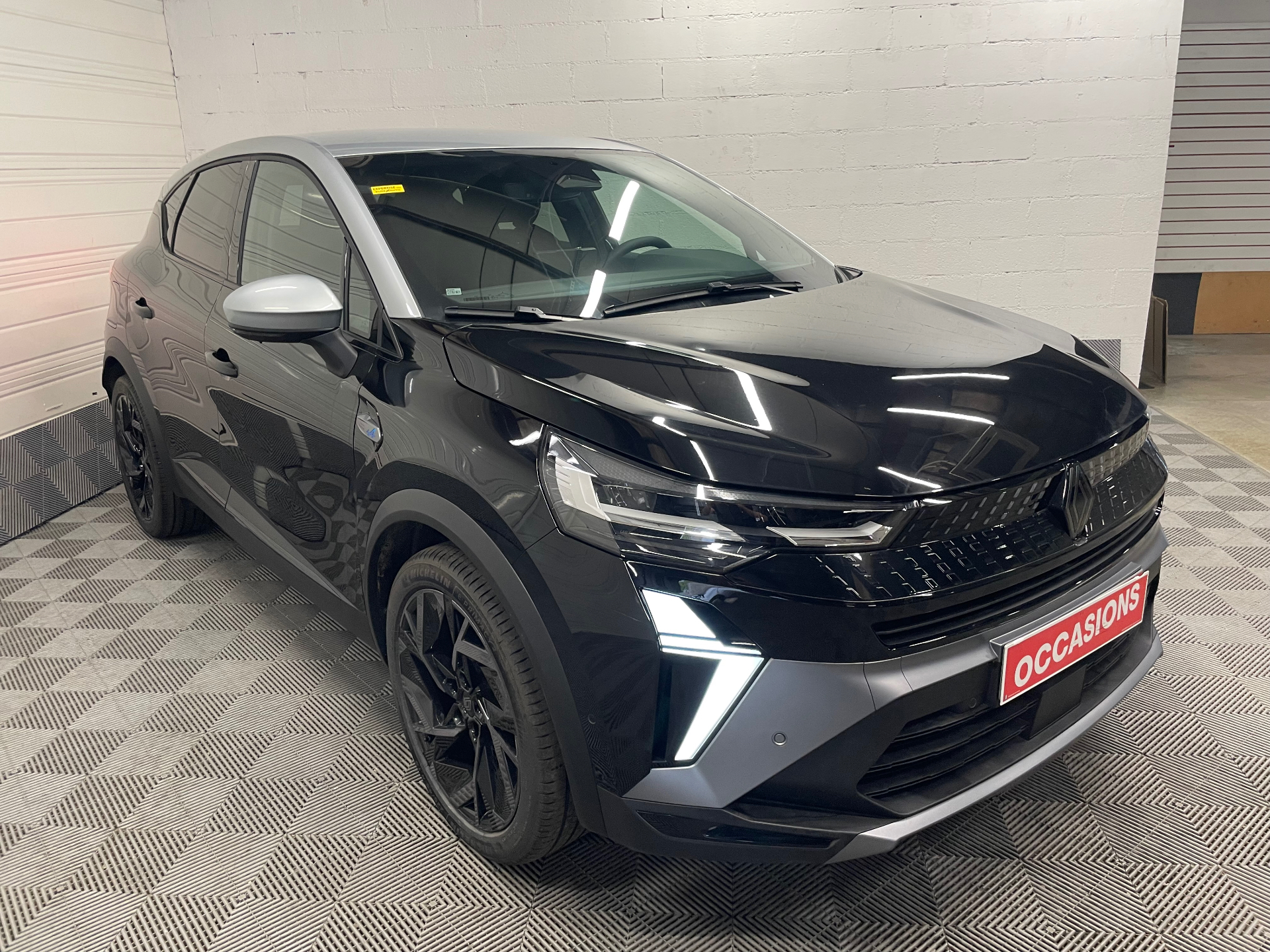 Photo 3 du véhicule RENAULT CAPTUR