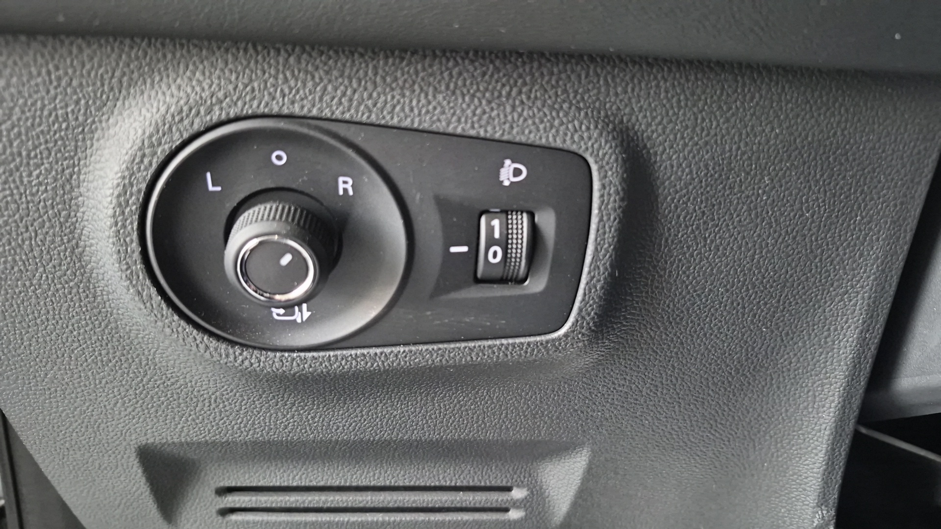 Photo 18 du véhicule MG ZS