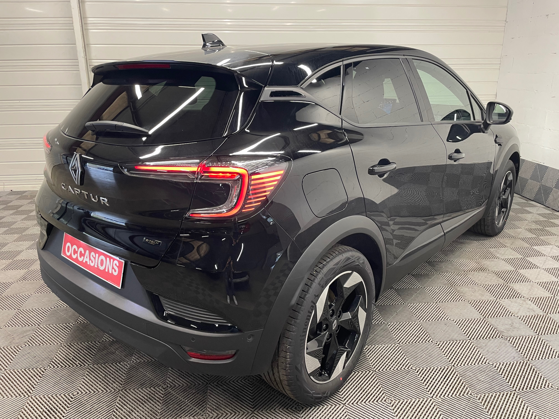 Photo 4 du véhicule RENAULT CAPTUR