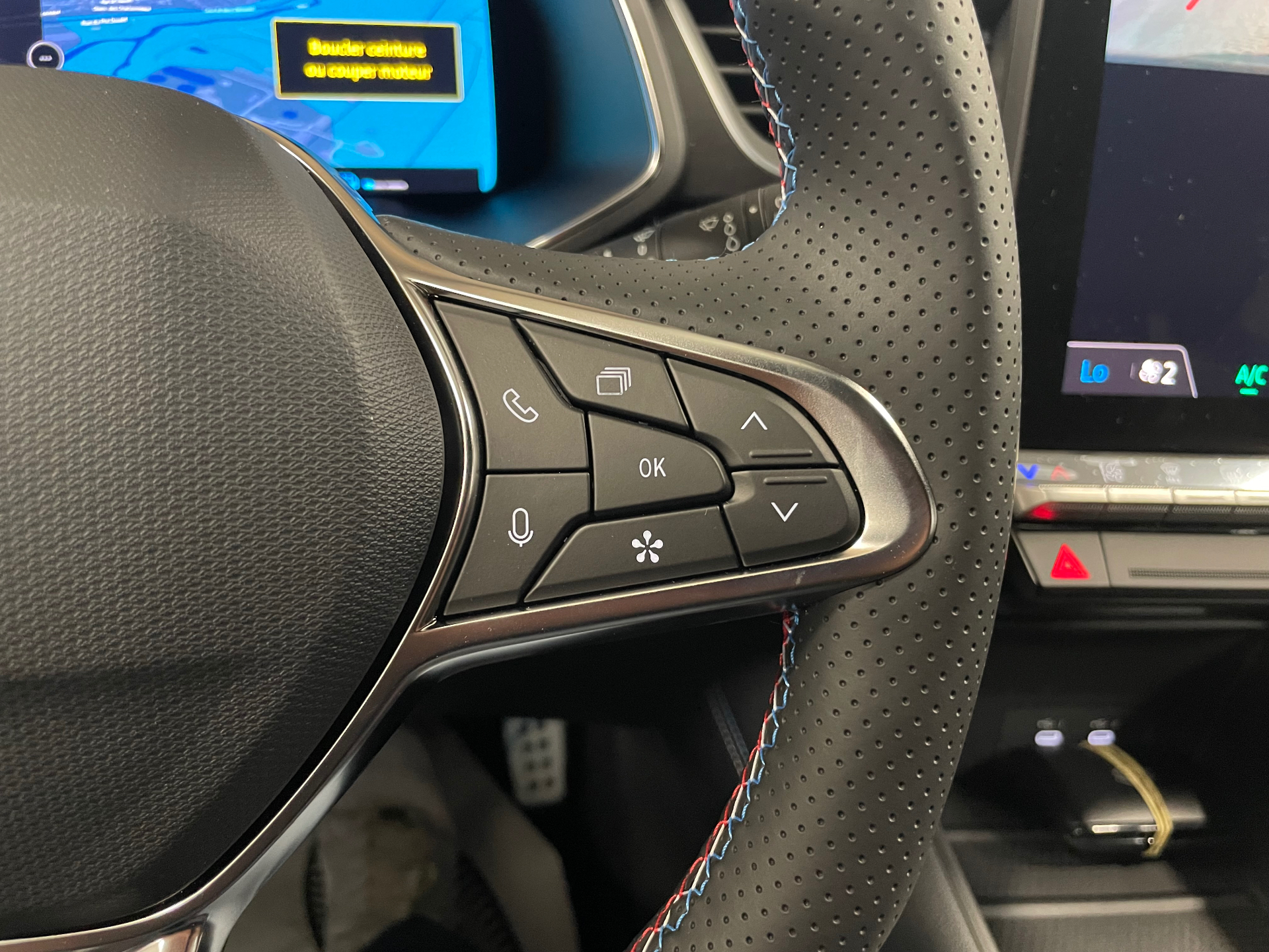 Photo 22 du véhicule RENAULT CAPTUR