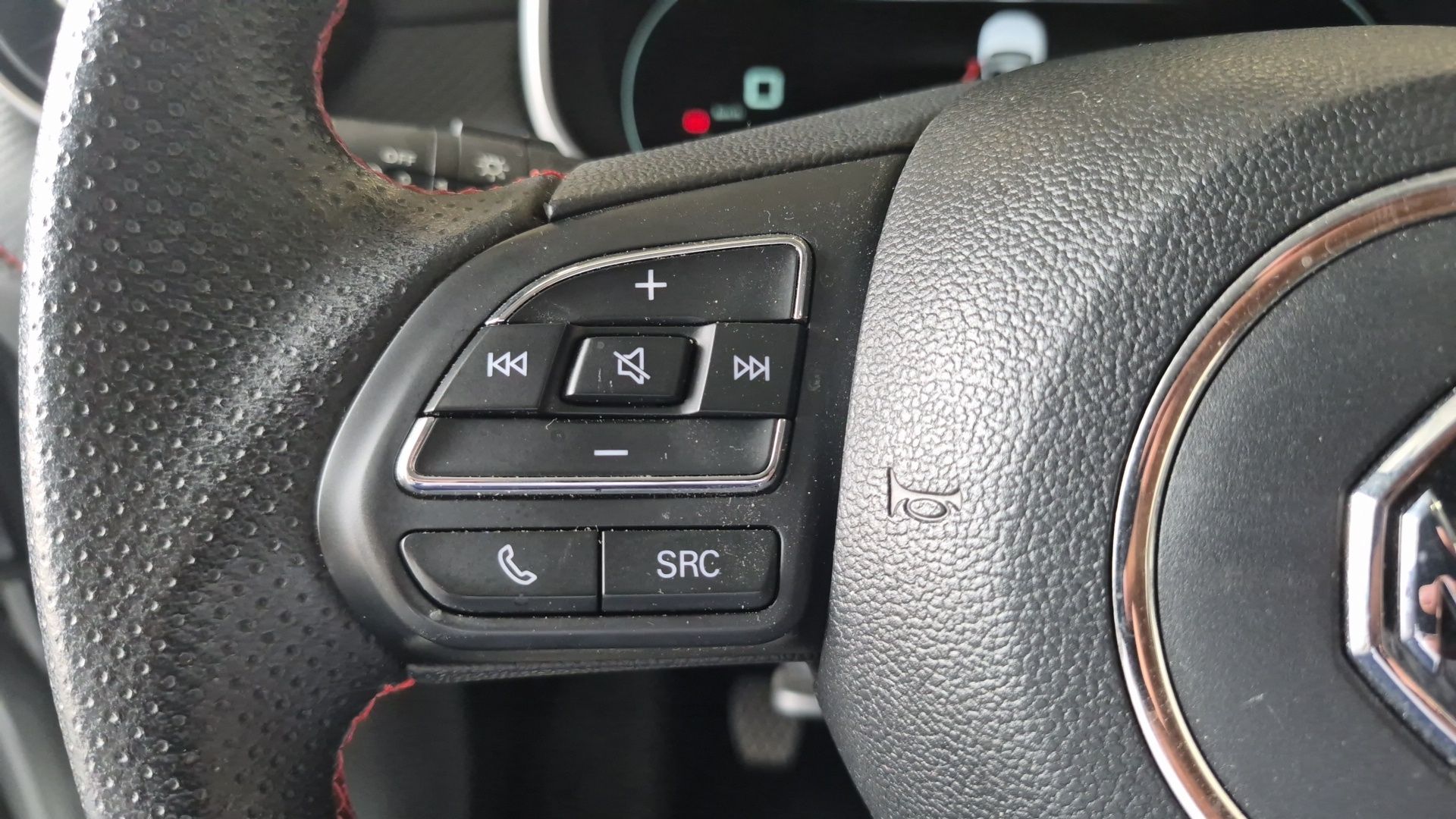 Photo 16 du véhicule MG ZS