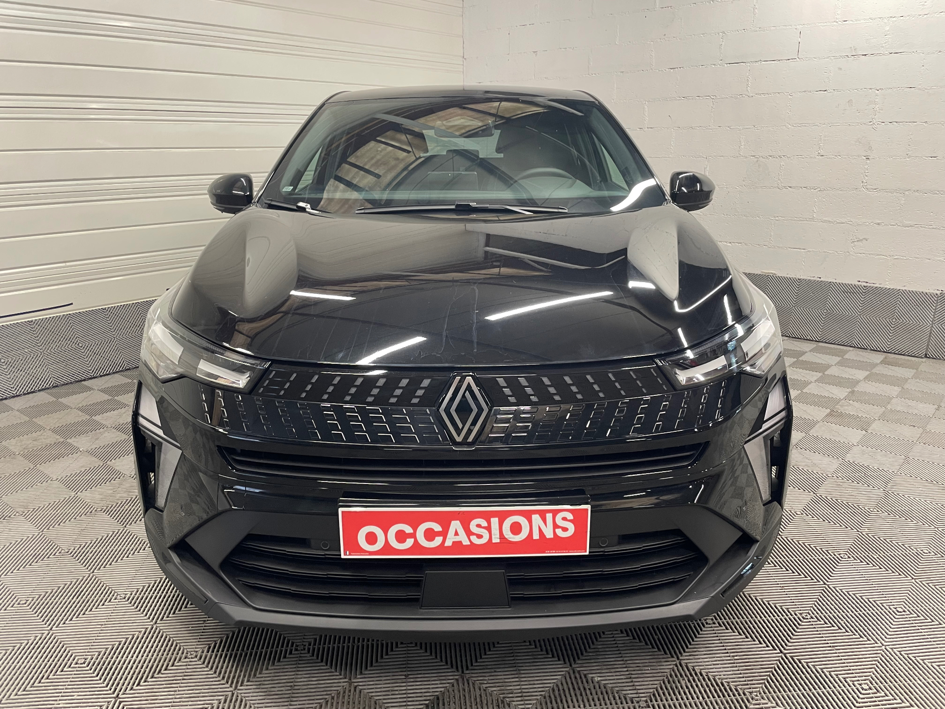 Photo 2 du véhicule RENAULT CAPTUR