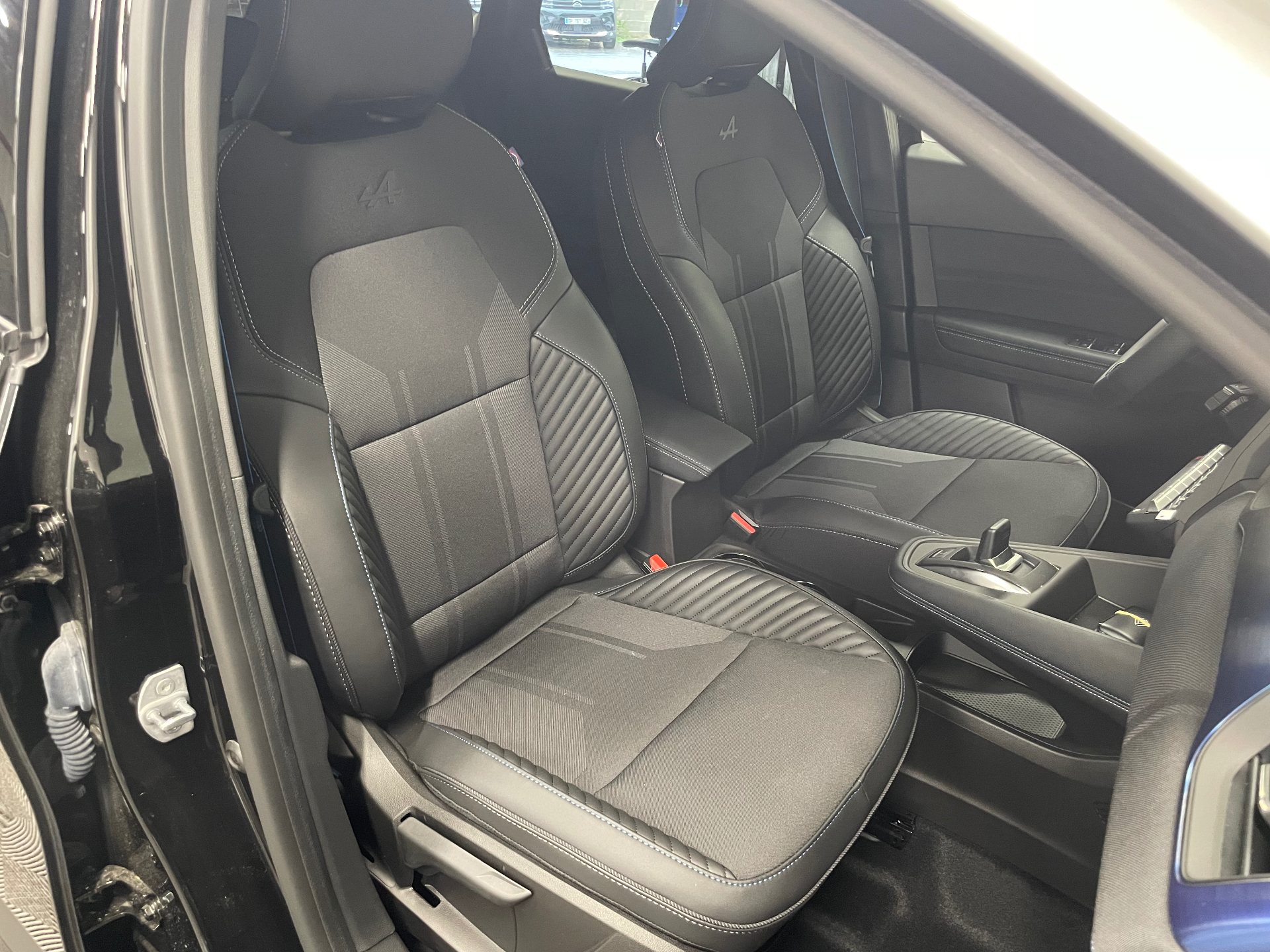 Photo 11 du véhicule RENAULT CAPTUR
