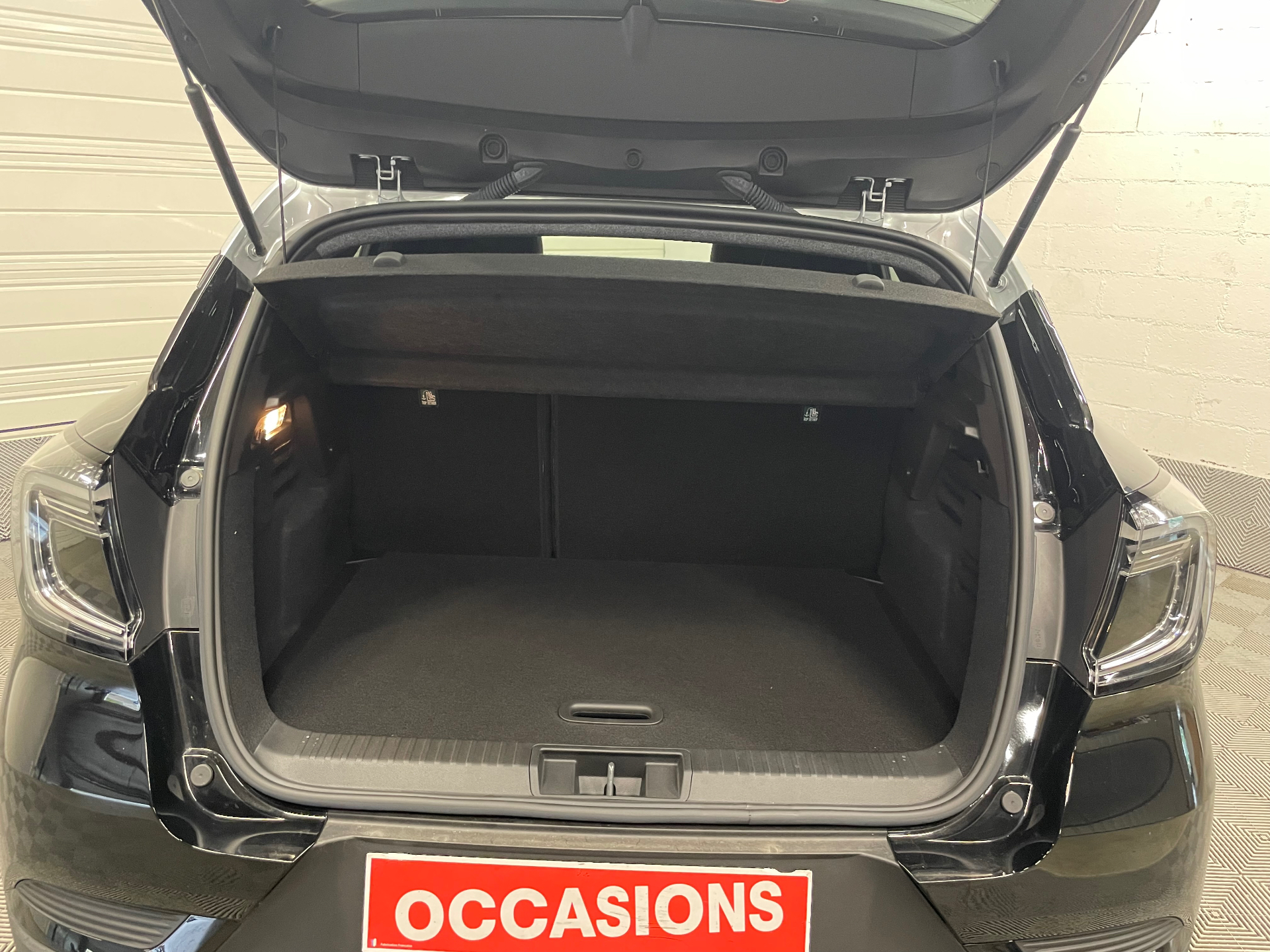Photo 9 du véhicule RENAULT CAPTUR