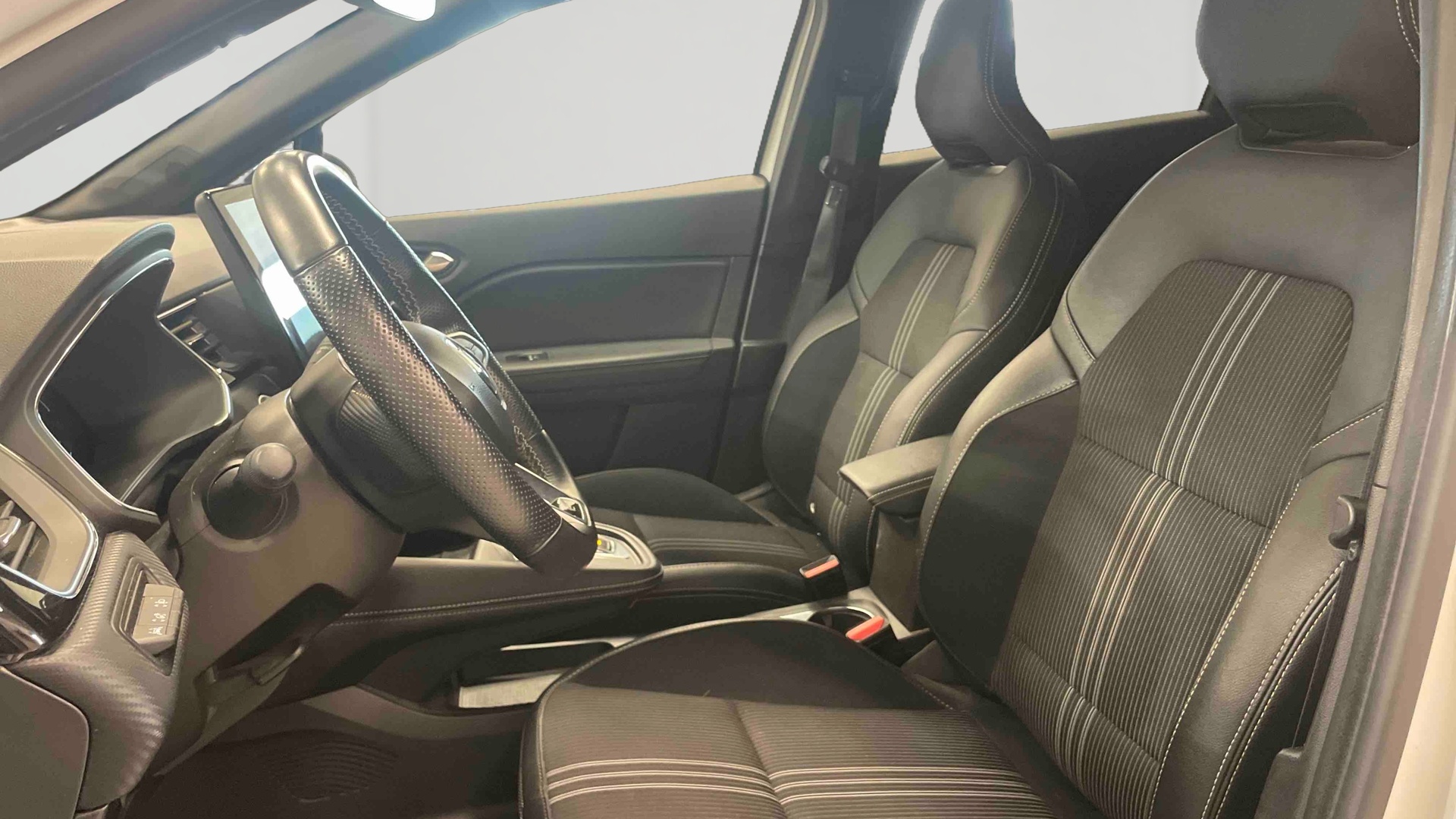 Photo 10 du véhicule RENAULT CAPTUR