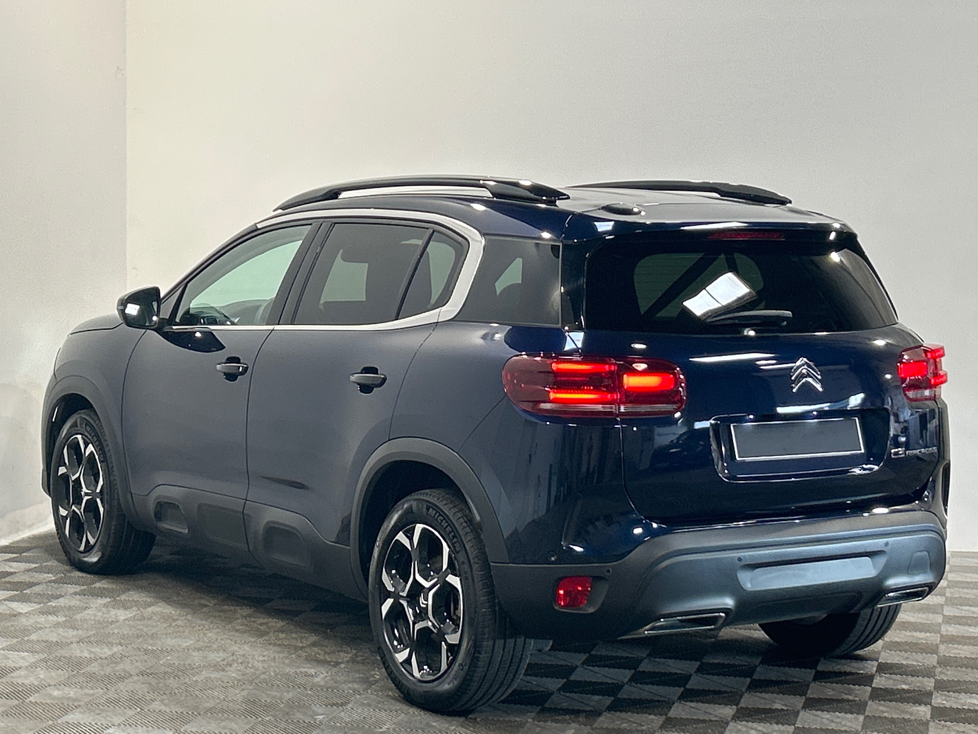 Photo 4 du véhicule CITROEN C5 AIRCROSS