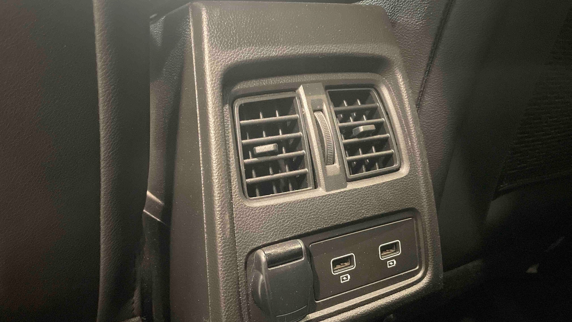 Photo 12 du véhicule RENAULT CAPTUR