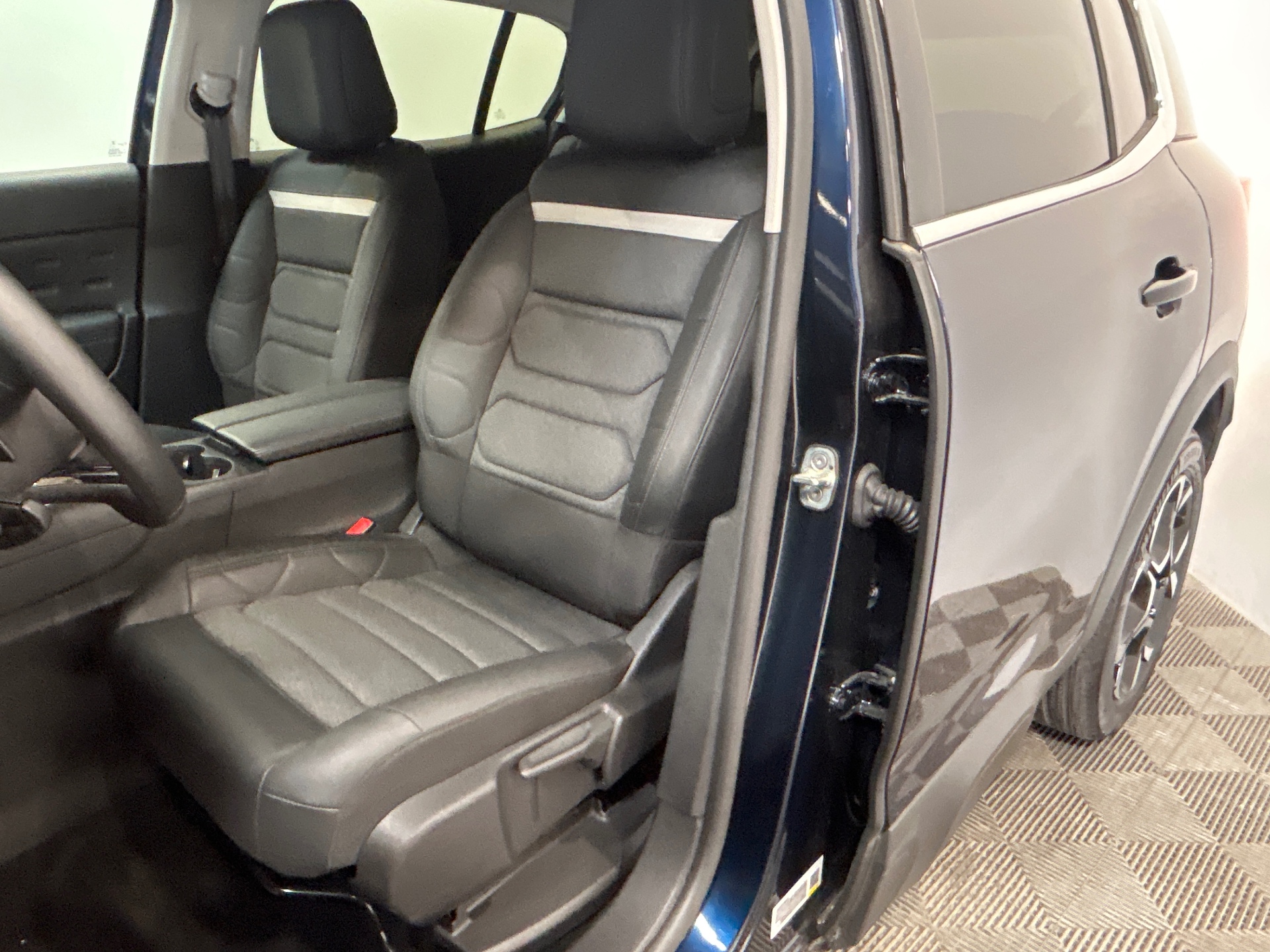 Photo 9 du véhicule CITROEN C5 AIRCROSS