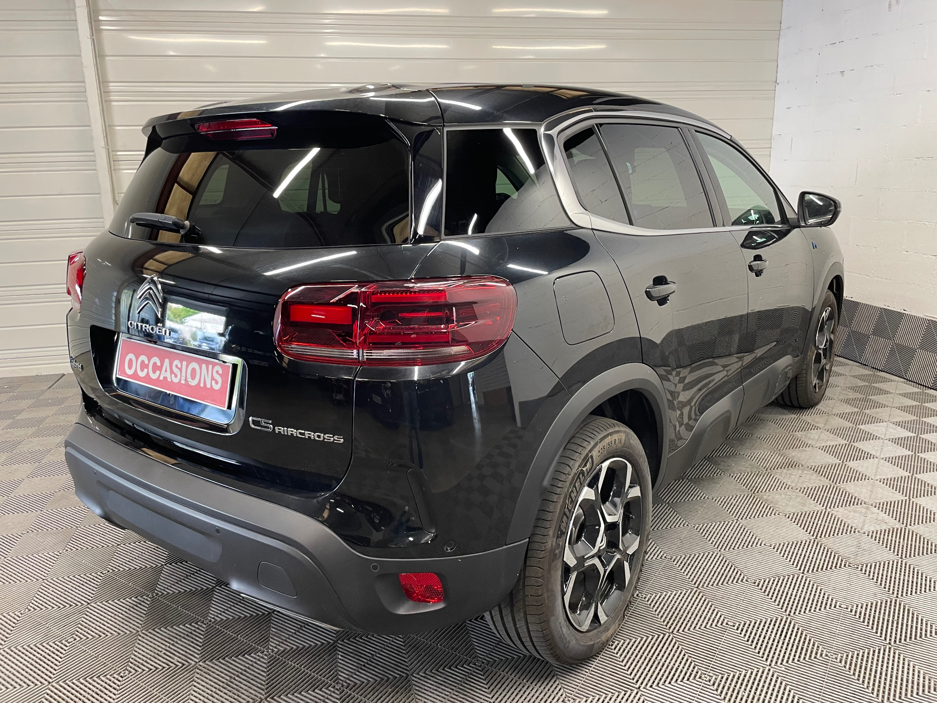 Photo 4 du véhicule CITROEN C5 AIRCROSS