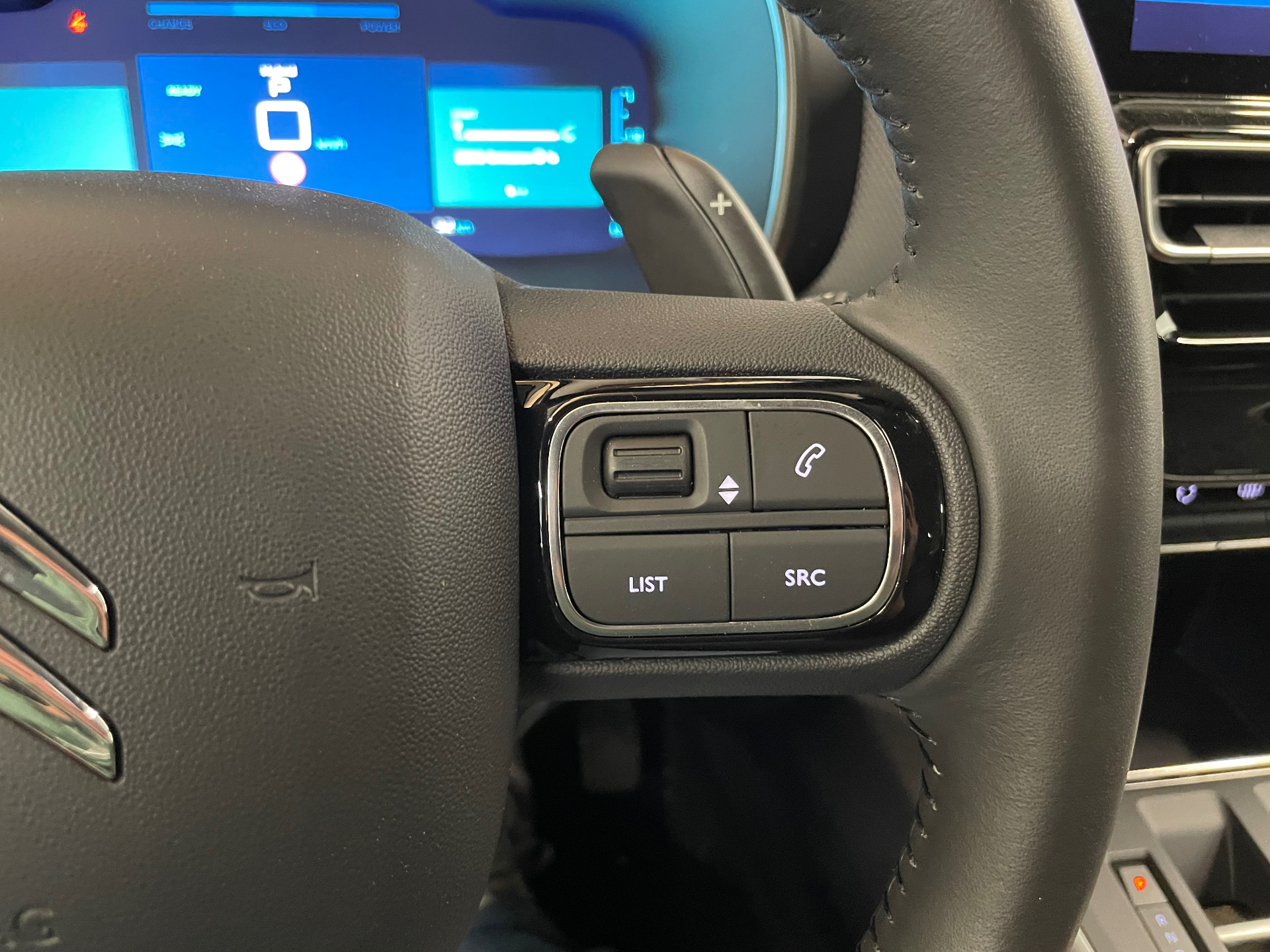 Photo 19 du véhicule CITROEN C5 AIRCROSS
