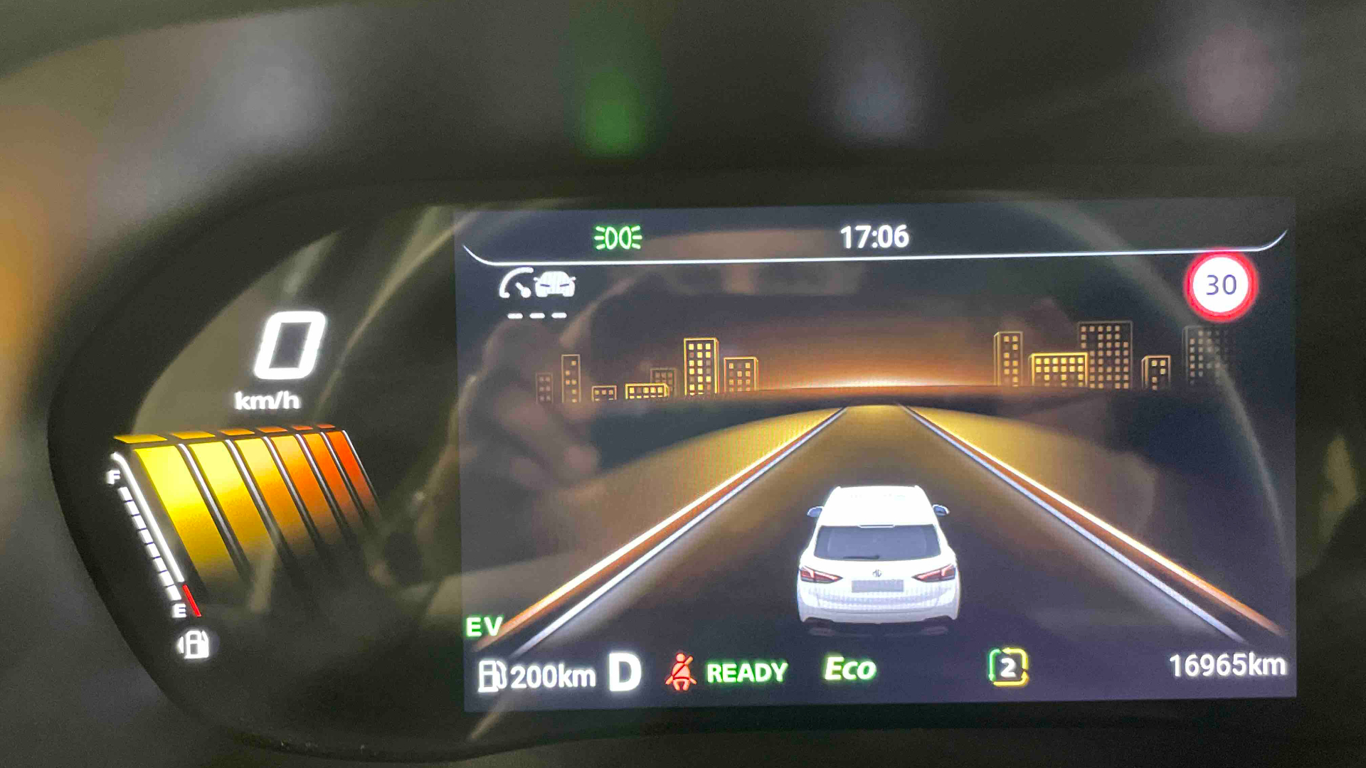 Photo 16 du véhicule MG ZS