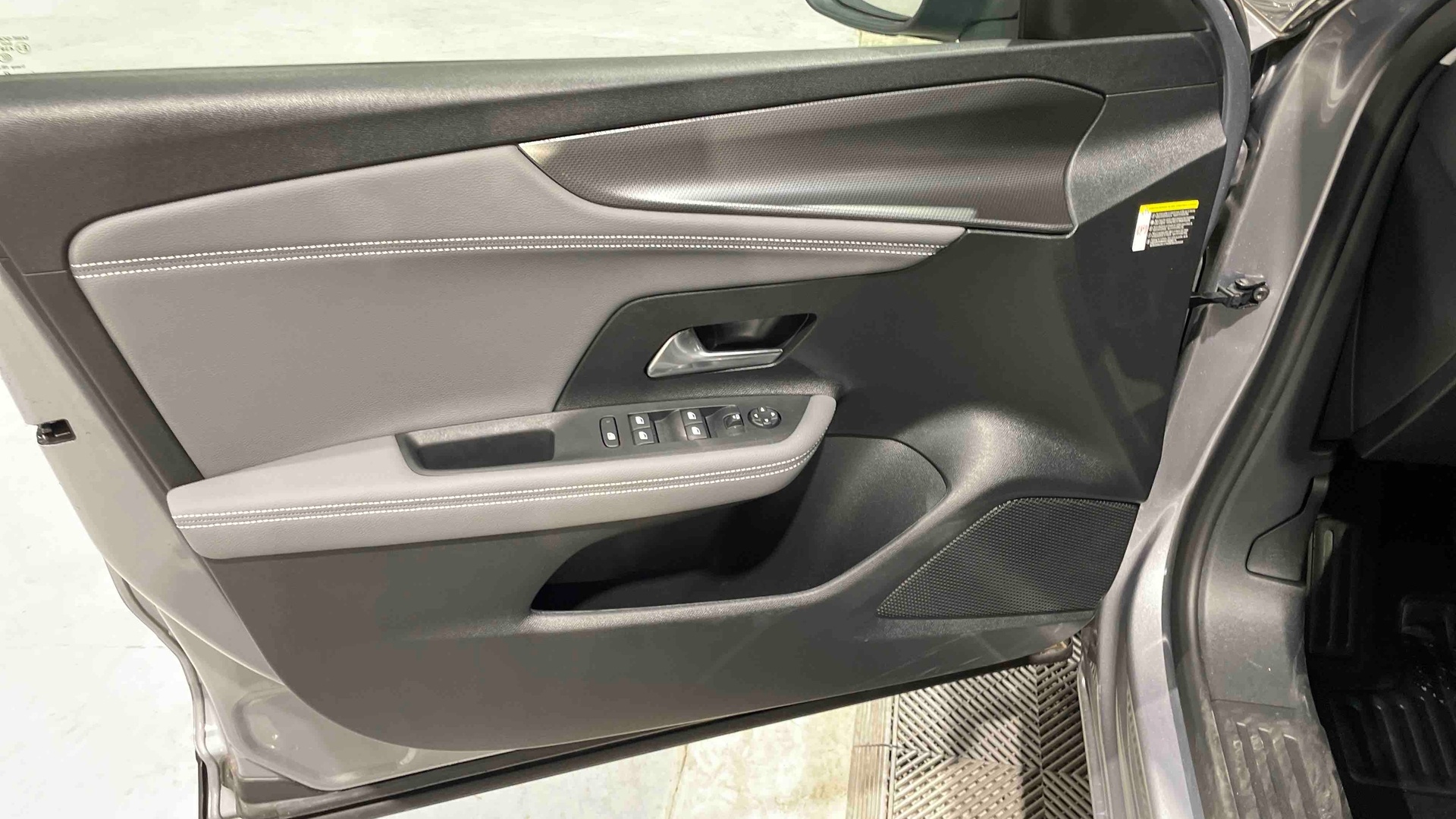 Photo 28 du véhicule OPEL MOKKA