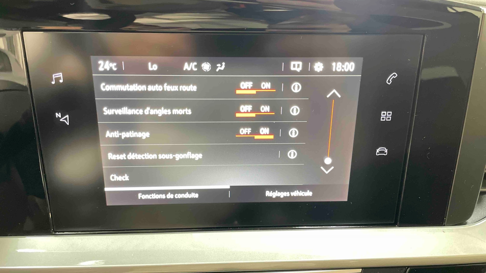 Photo 17 du véhicule OPEL MOKKA