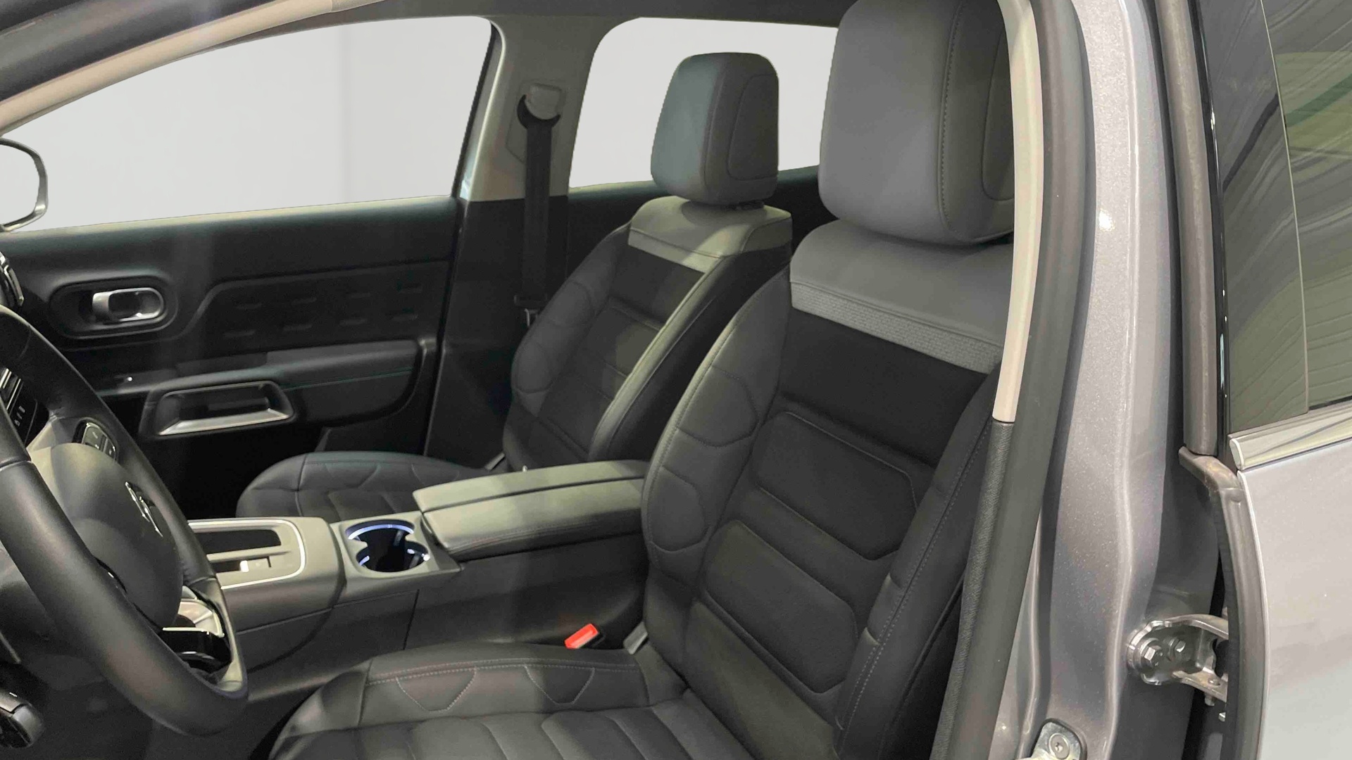 Photo 10 du véhicule CITROEN C5 AIRCROSS