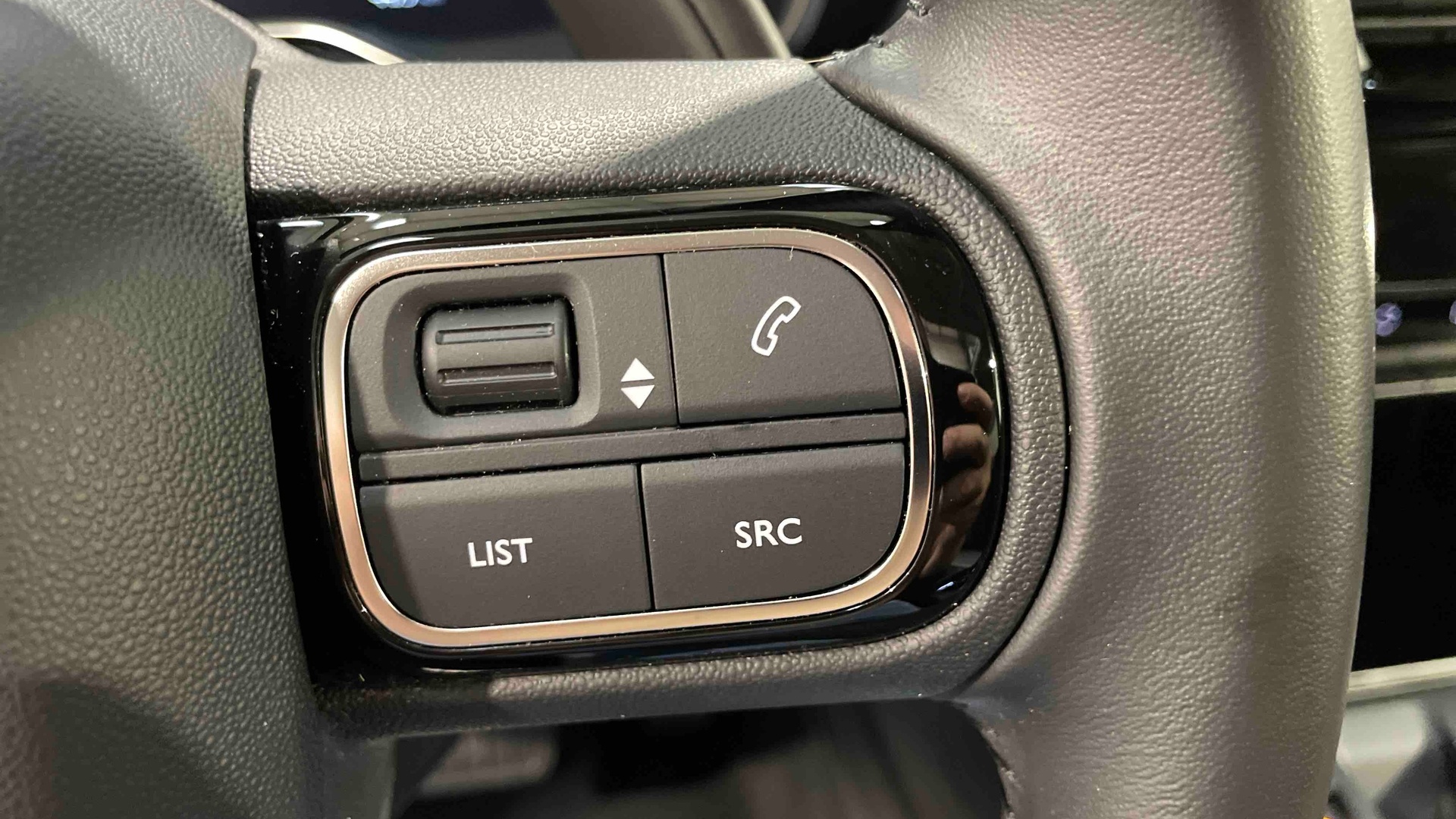 Photo 26 du véhicule CITROEN C5 AIRCROSS