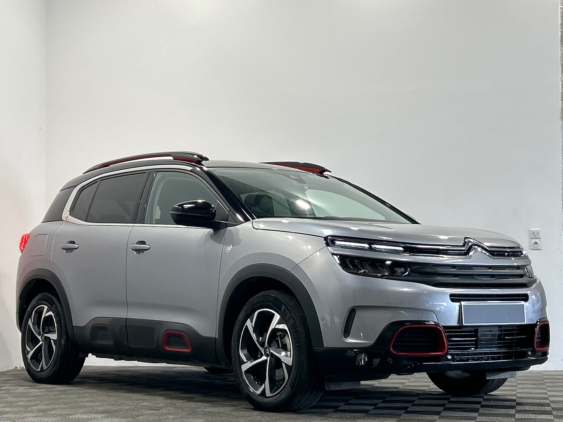 Photo 2 du véhicule CITROEN C5 AIRCROSS