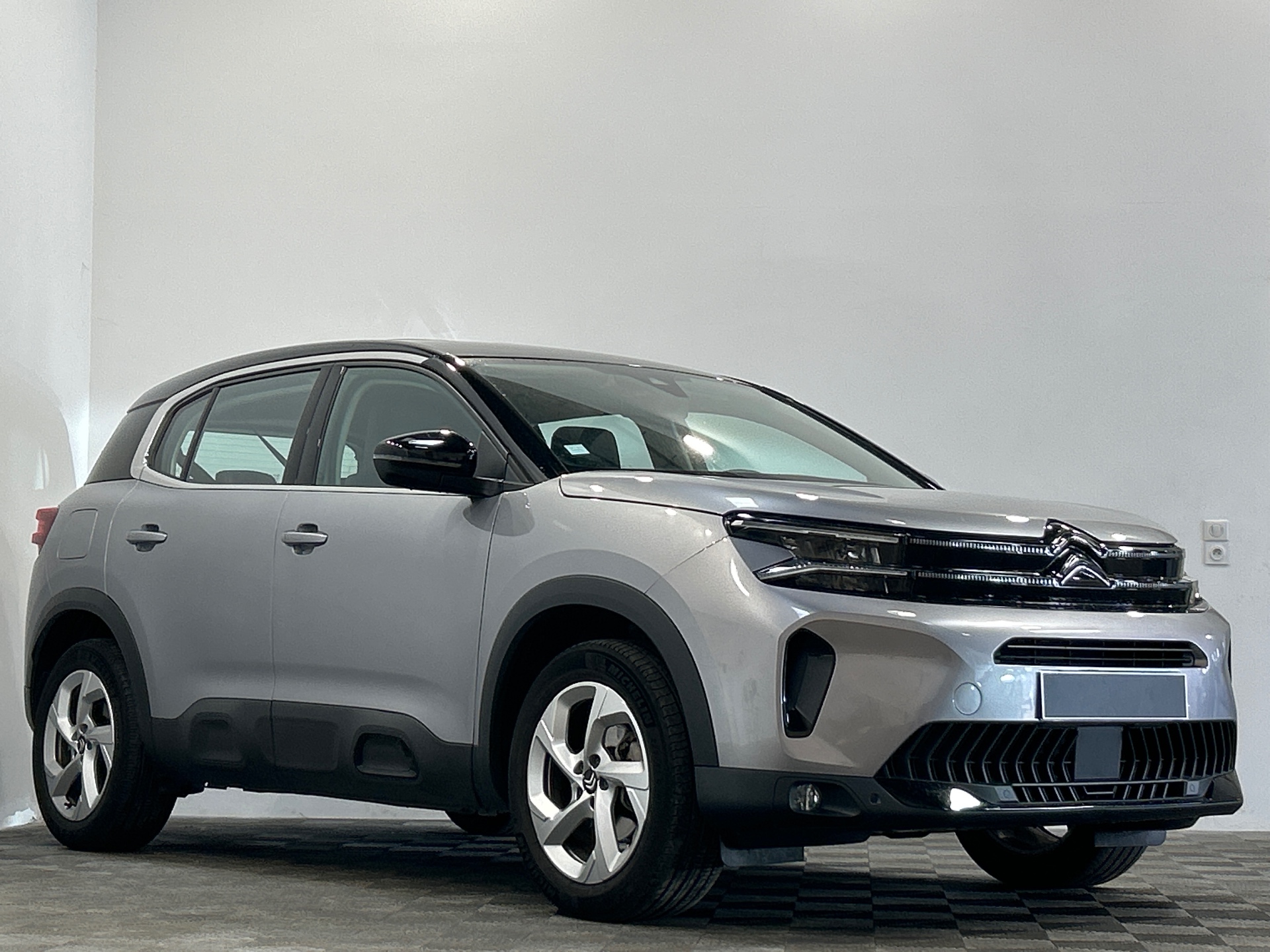 Photo 2 du véhicule CITROEN C5 AIRCROSS