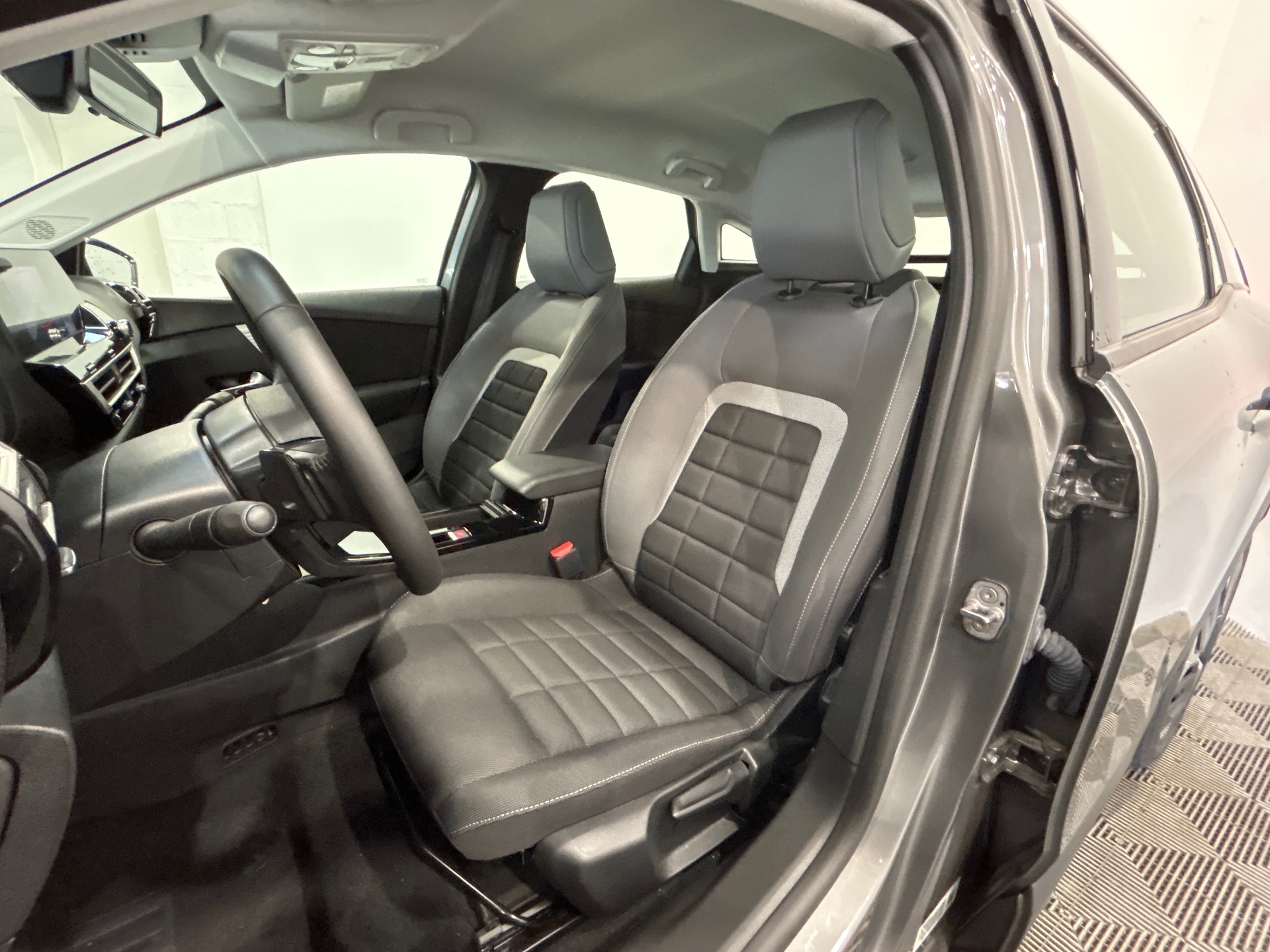 Photo 9 du véhicule CITROEN C4
