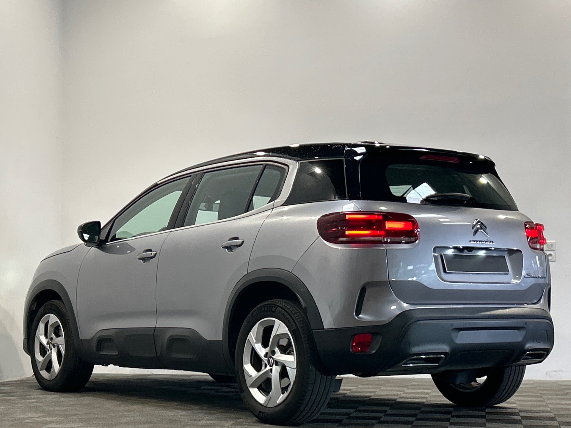 Photo 4 du véhicule CITROEN C5 AIRCROSS