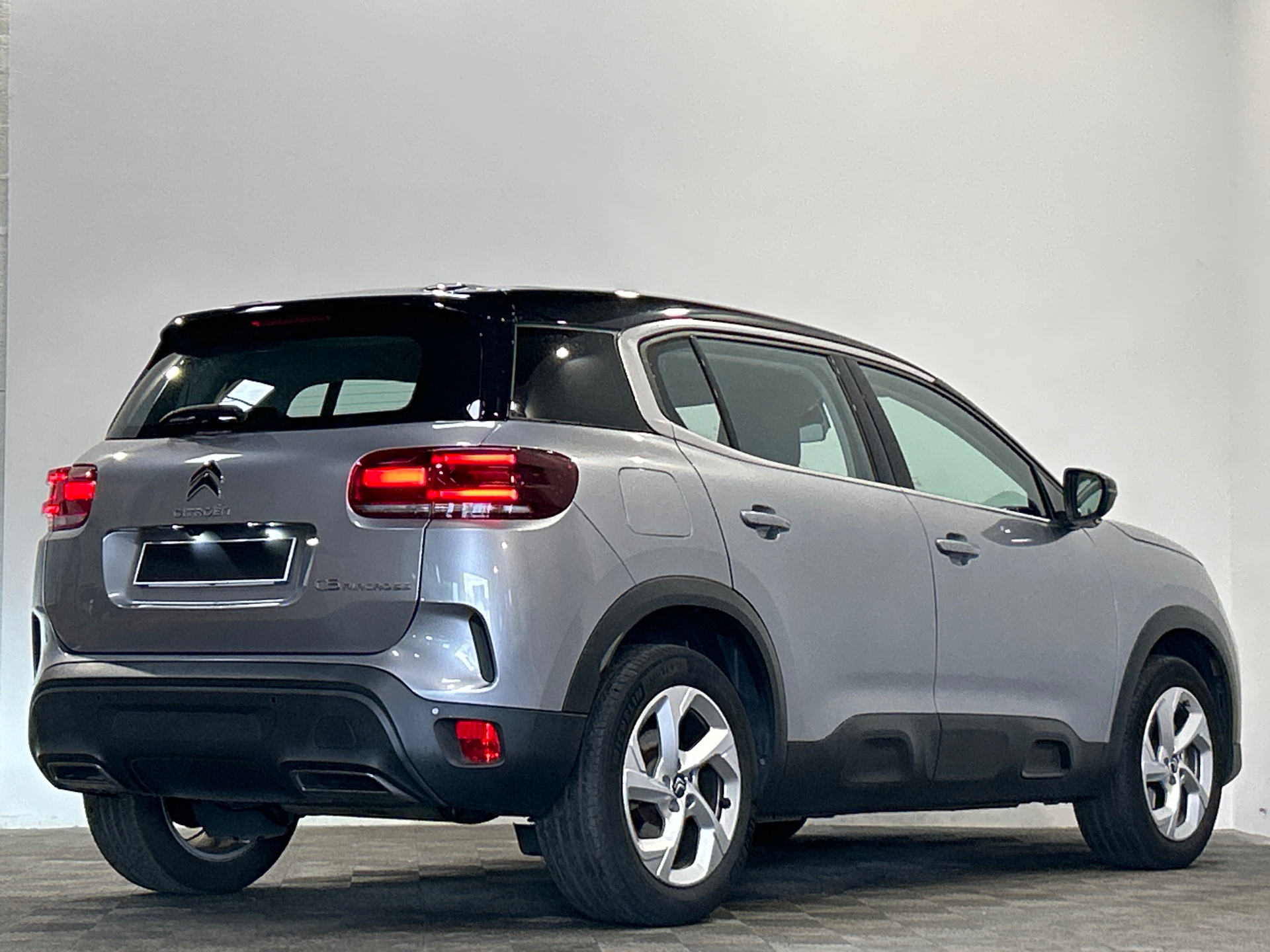 Photo 3 du véhicule CITROEN C5 AIRCROSS