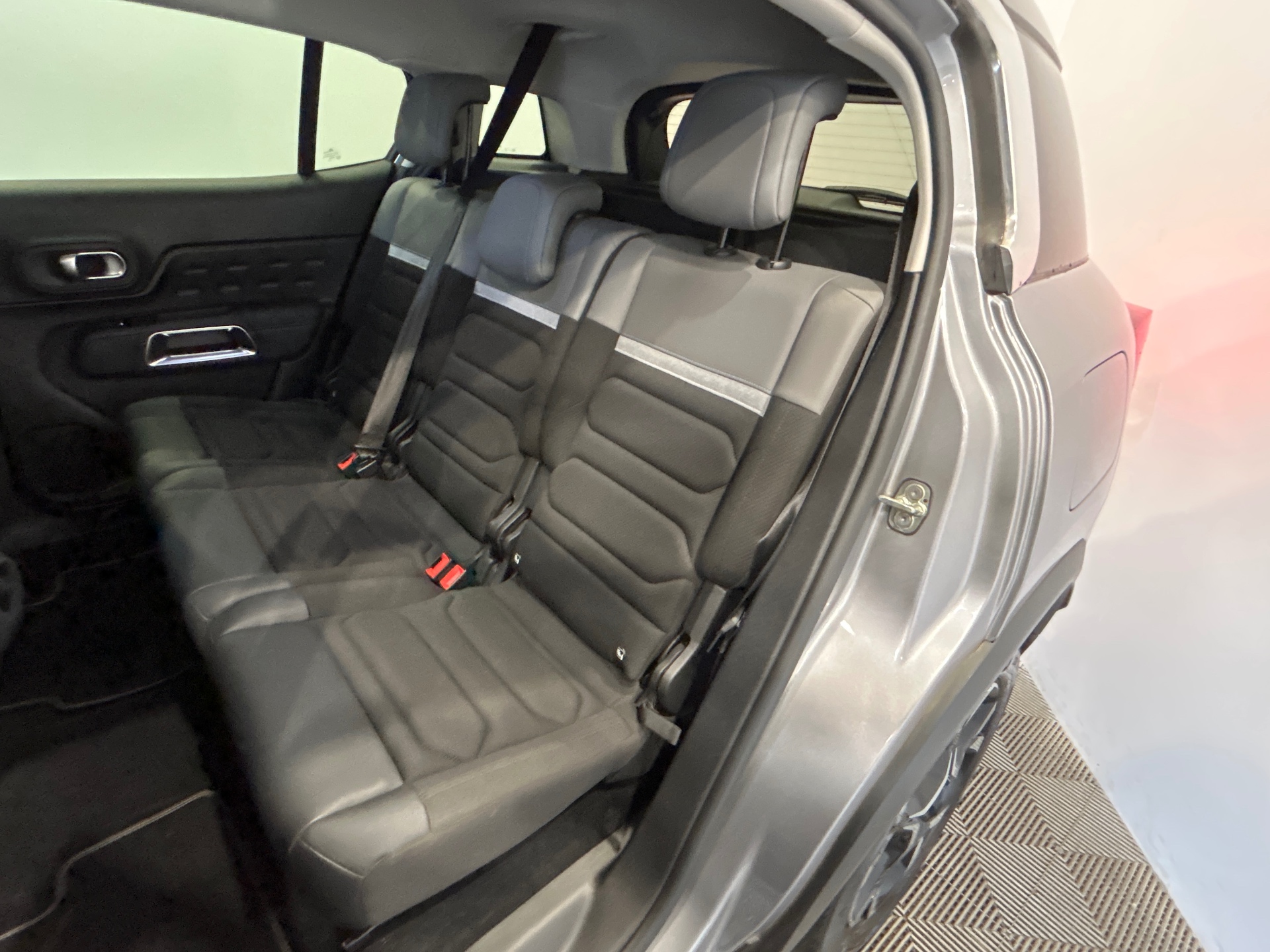 Photo 10 du véhicule CITROEN C5 AIRCROSS