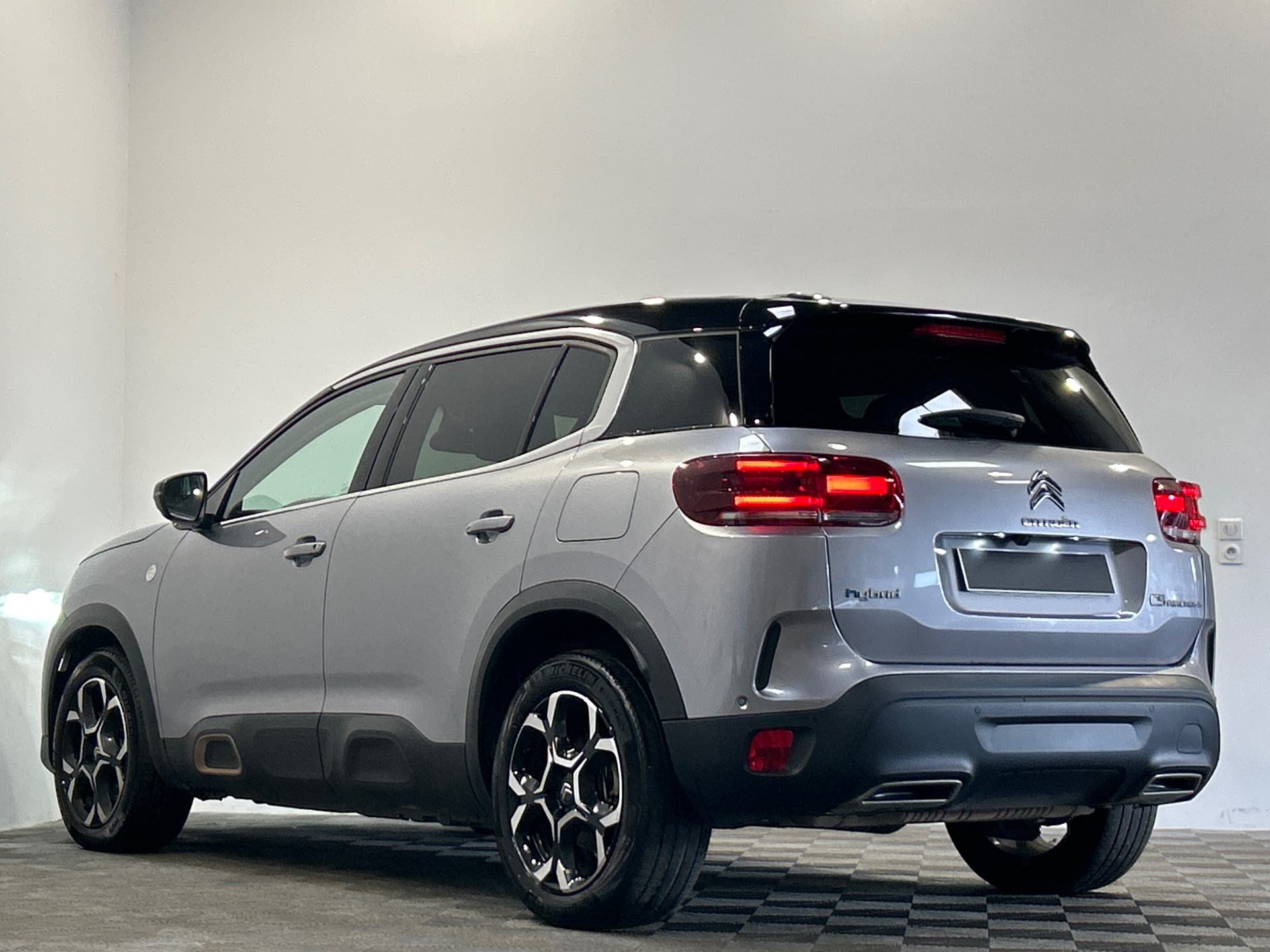 Photo 4 du véhicule CITROEN C5 AIRCROSS