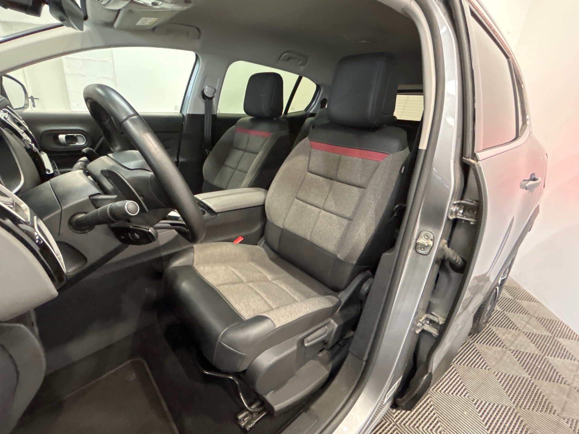 Photo 9 du véhicule CITROEN C5 AIRCROSS