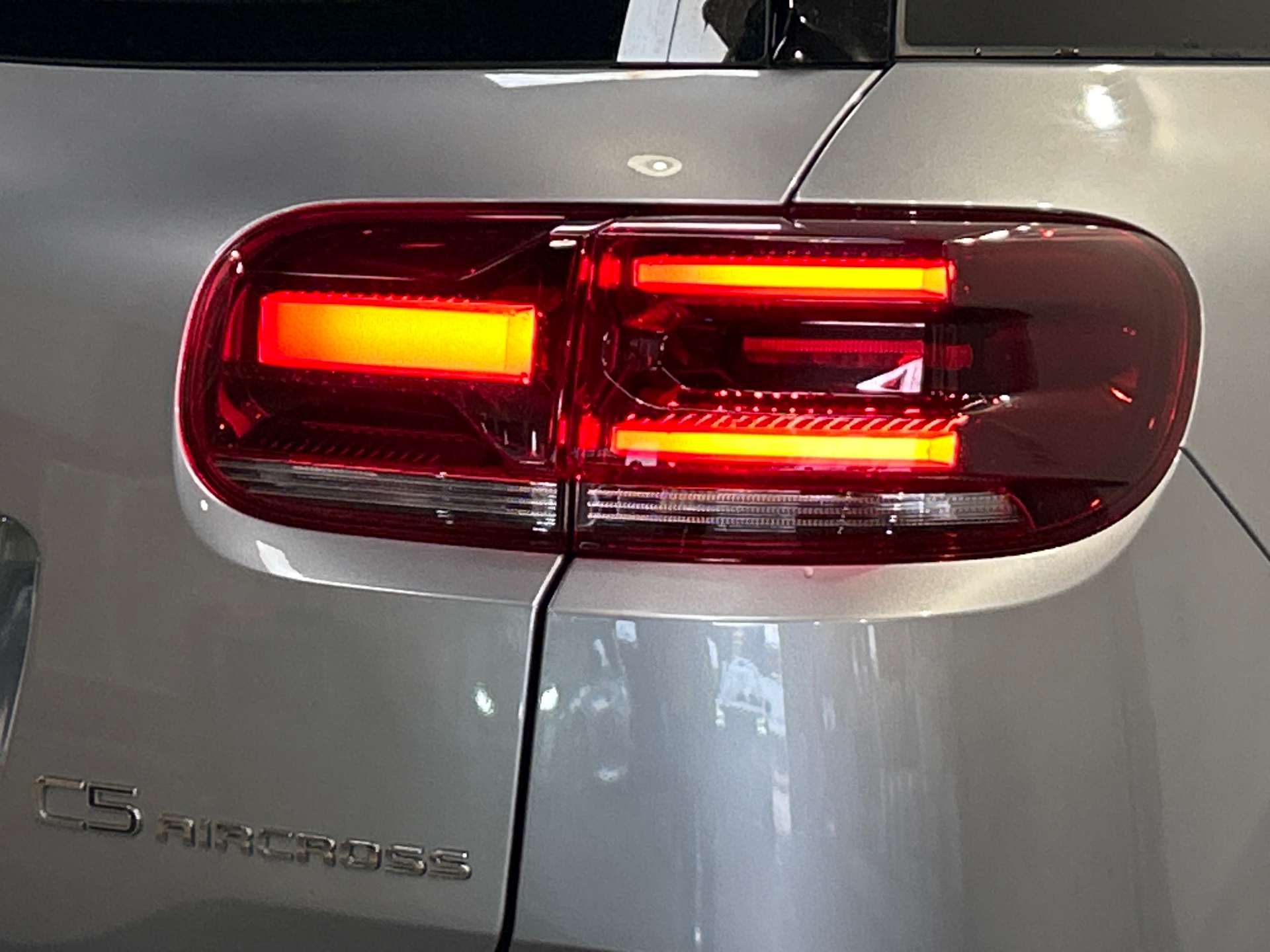 Photo 8 du véhicule CITROEN C5 AIRCROSS