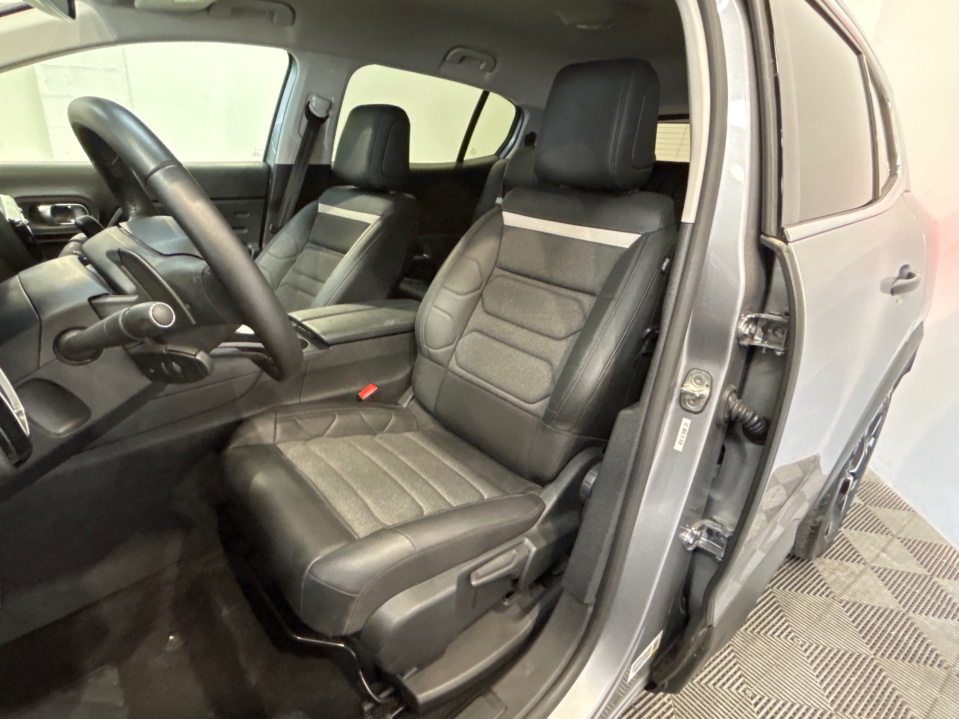 Photo 9 du véhicule CITROEN C5 AIRCROSS