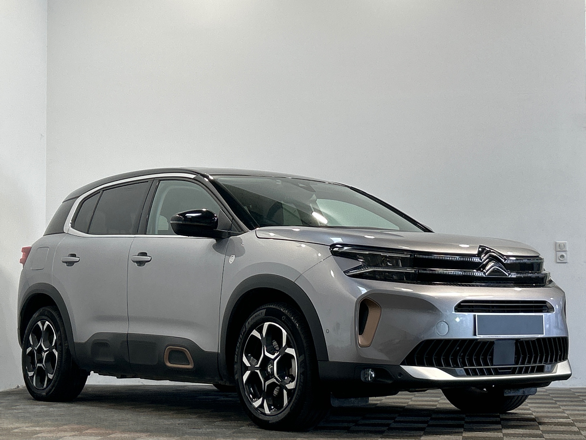 Photo 2 du véhicule CITROEN C5 AIRCROSS