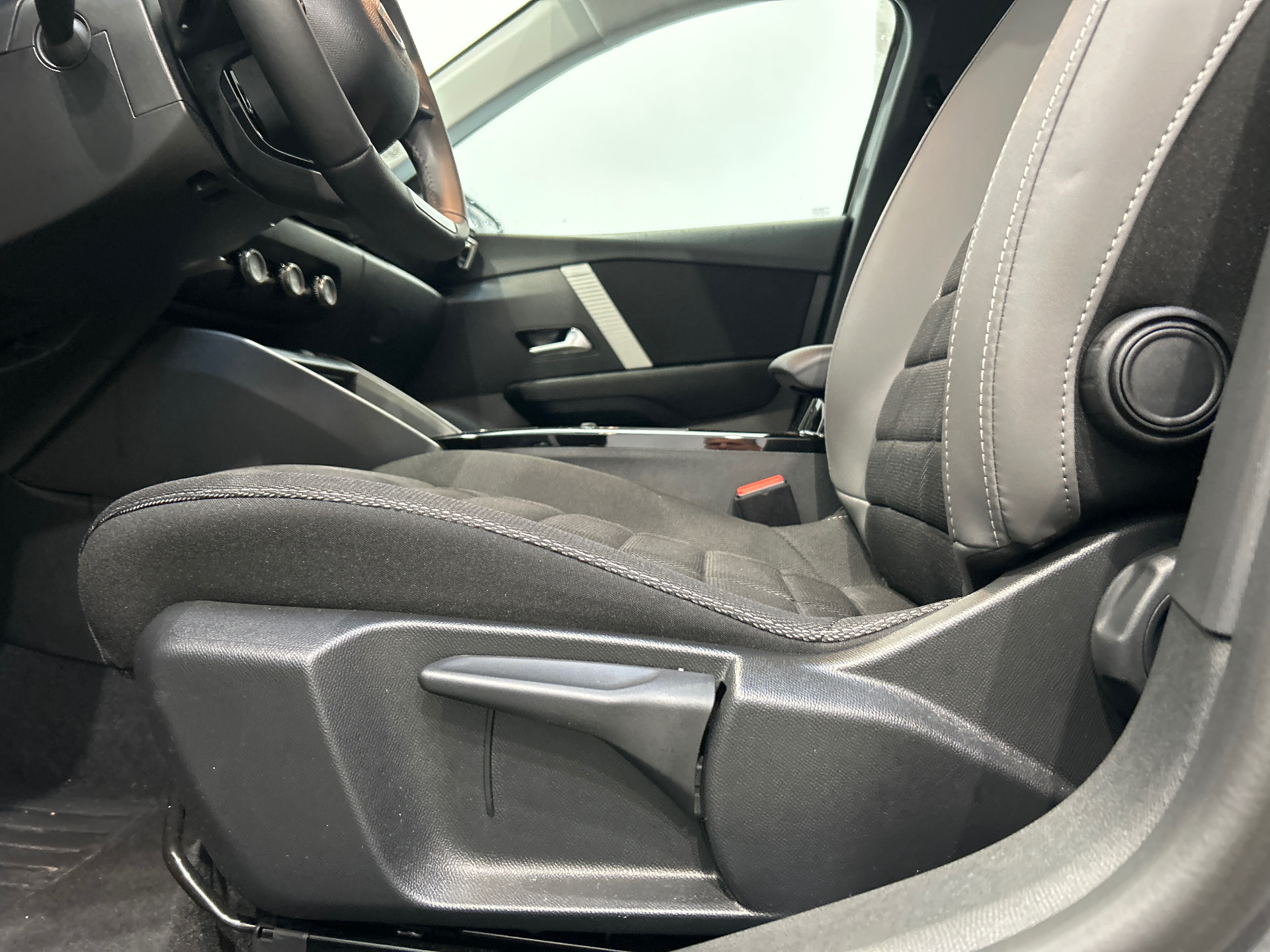 Photo 30 du véhicule CITROEN C4