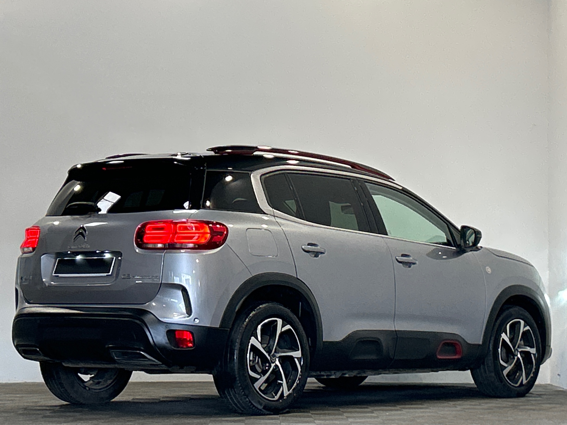 Photo 3 du véhicule CITROEN C5 AIRCROSS