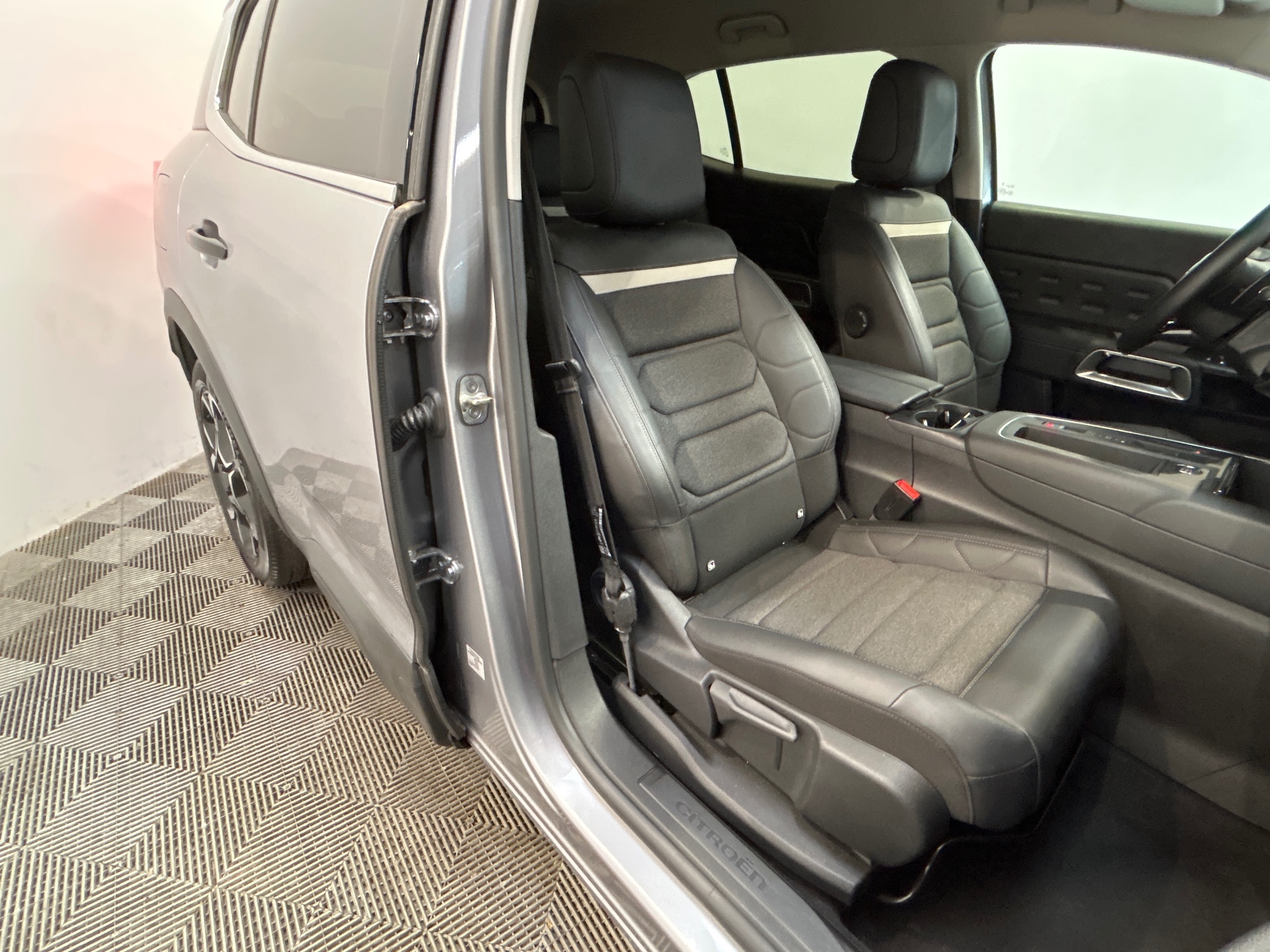 Photo 36 du véhicule CITROEN C5 AIRCROSS