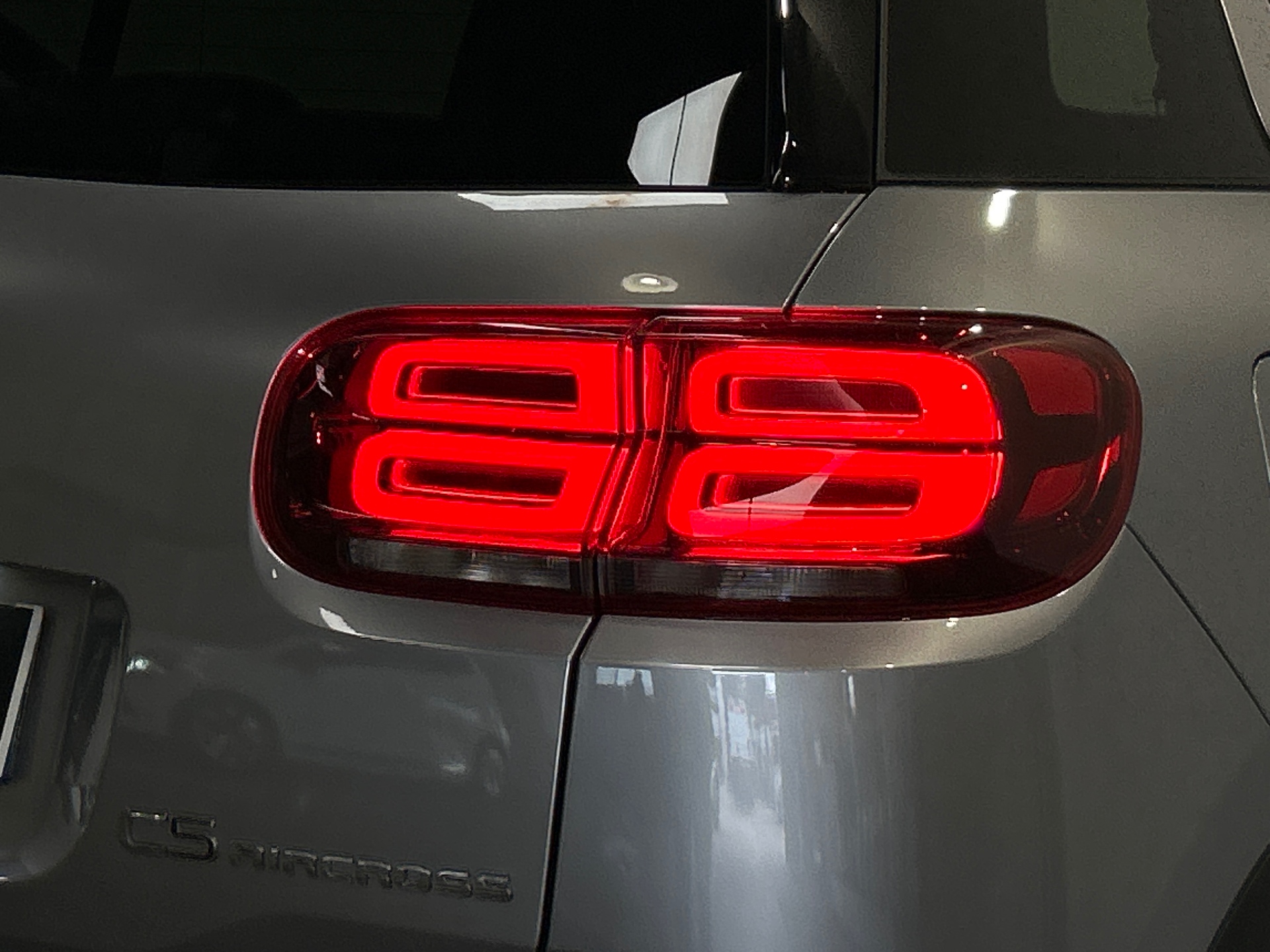 Photo 8 du véhicule CITROEN C5 AIRCROSS