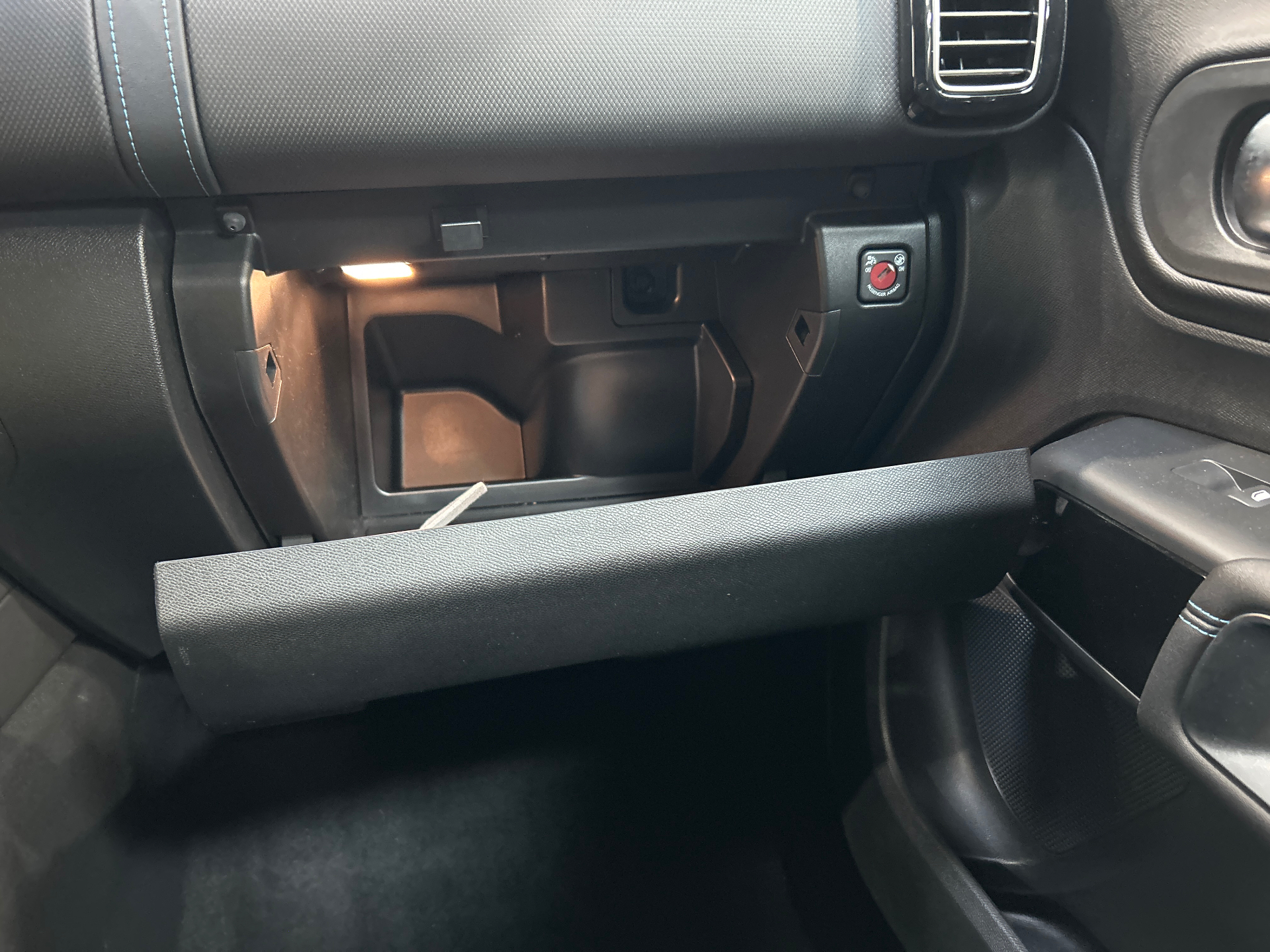 Photo 24 du véhicule CITROEN C5 AIRCROSS