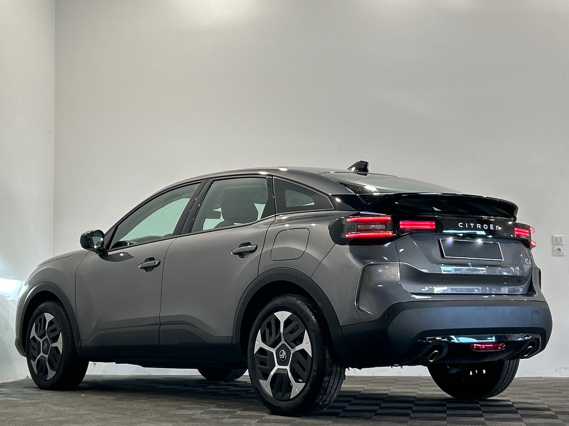 Photo 4 du véhicule CITROEN C4